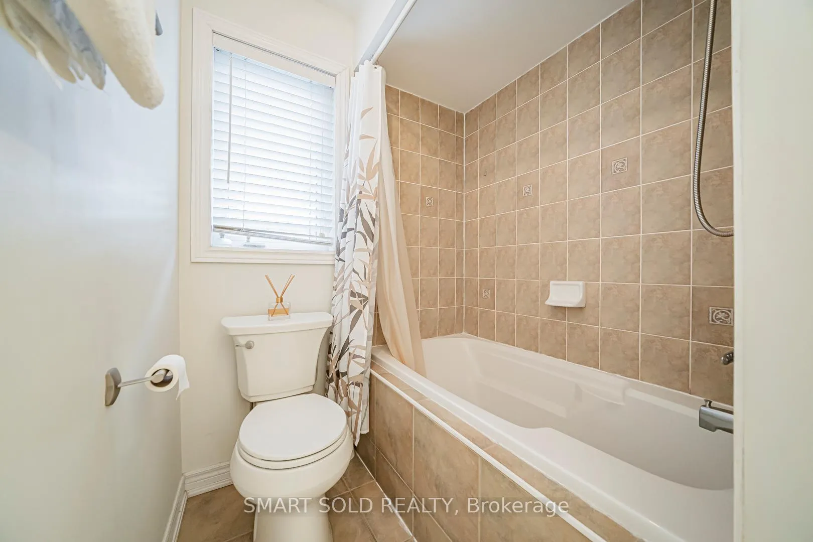 Photo 37 of 16 Gauguin Avenue, Vaughan, Patterson — HOMEH