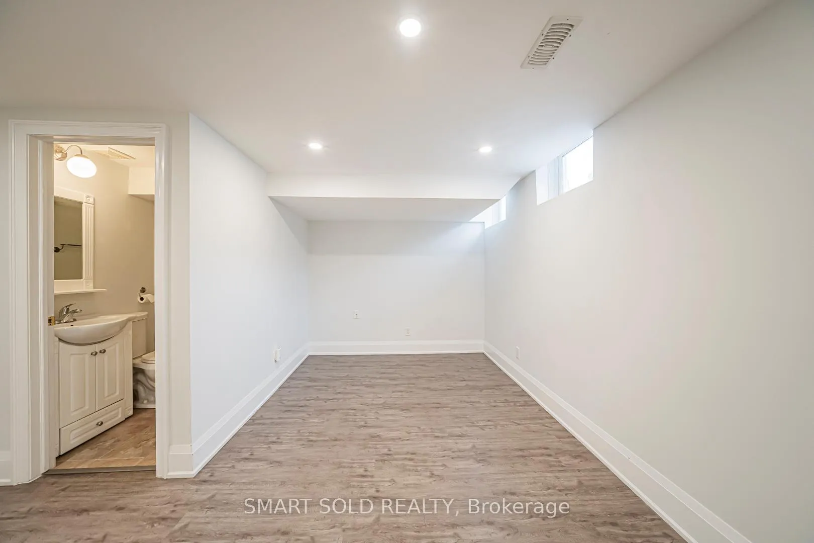 Photo 43 of 16 Gauguin Avenue, Vaughan, Patterson — HOMEH