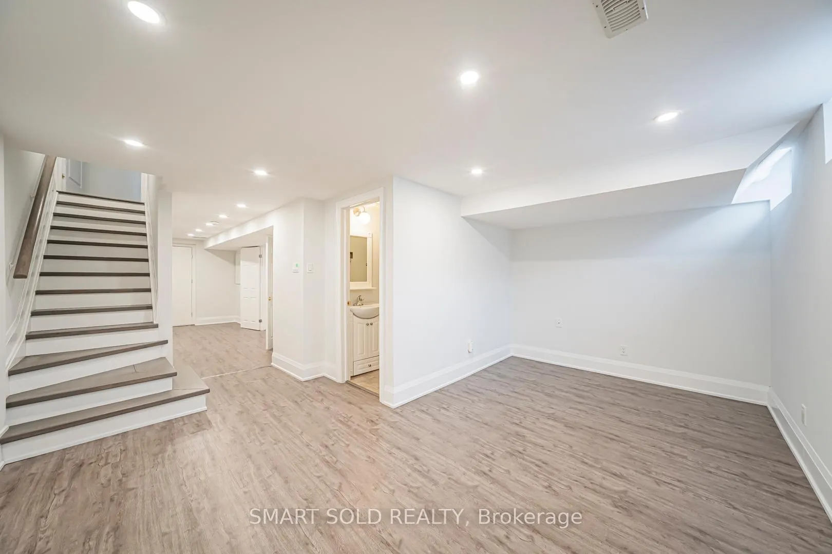 Photo 44 of 16 Gauguin Avenue, Vaughan, Patterson — HOMEH
