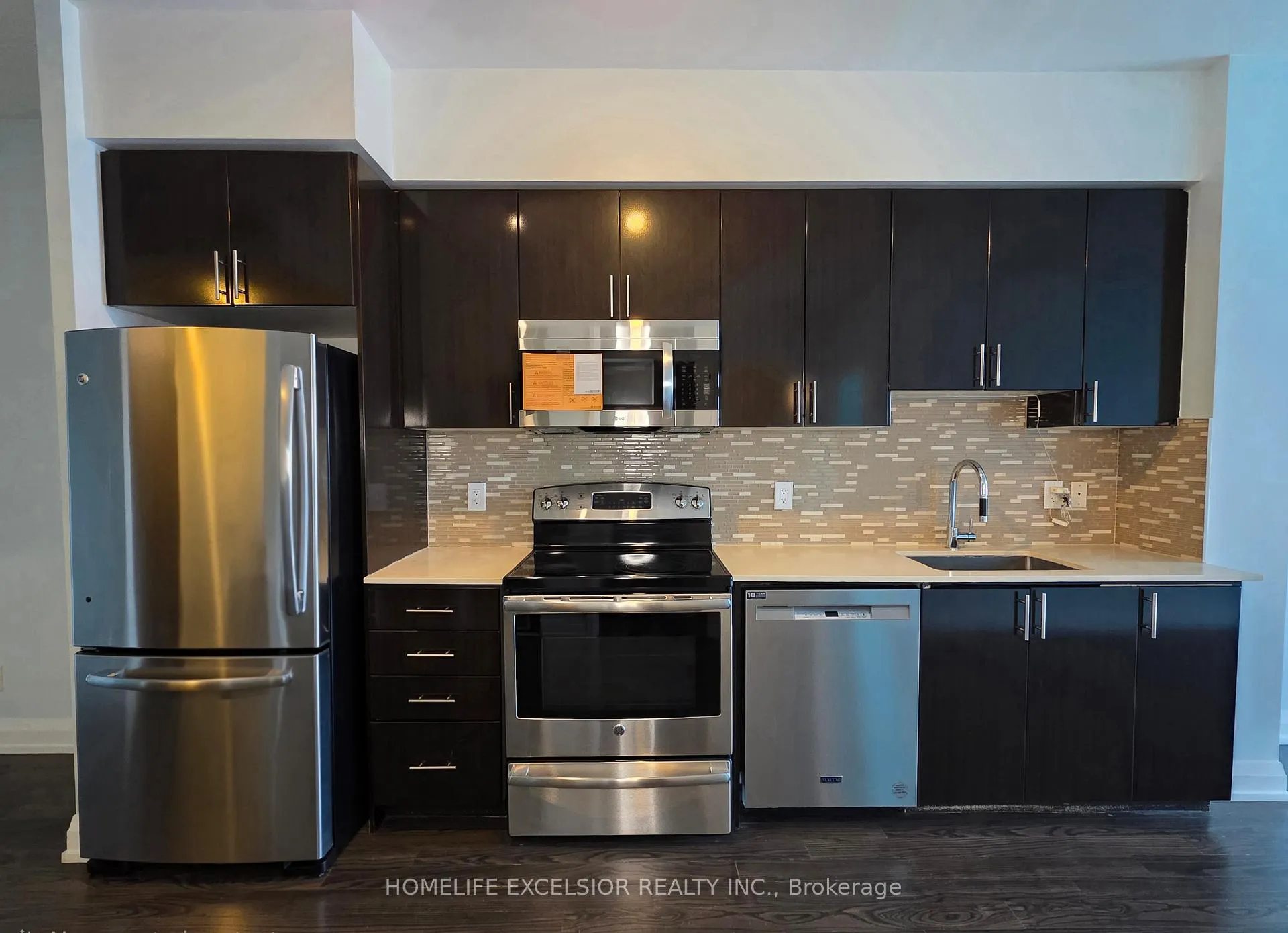 Photo 8 of Unit 2027, 7161 Yonge Street, Markham, Grandview — HOMEH