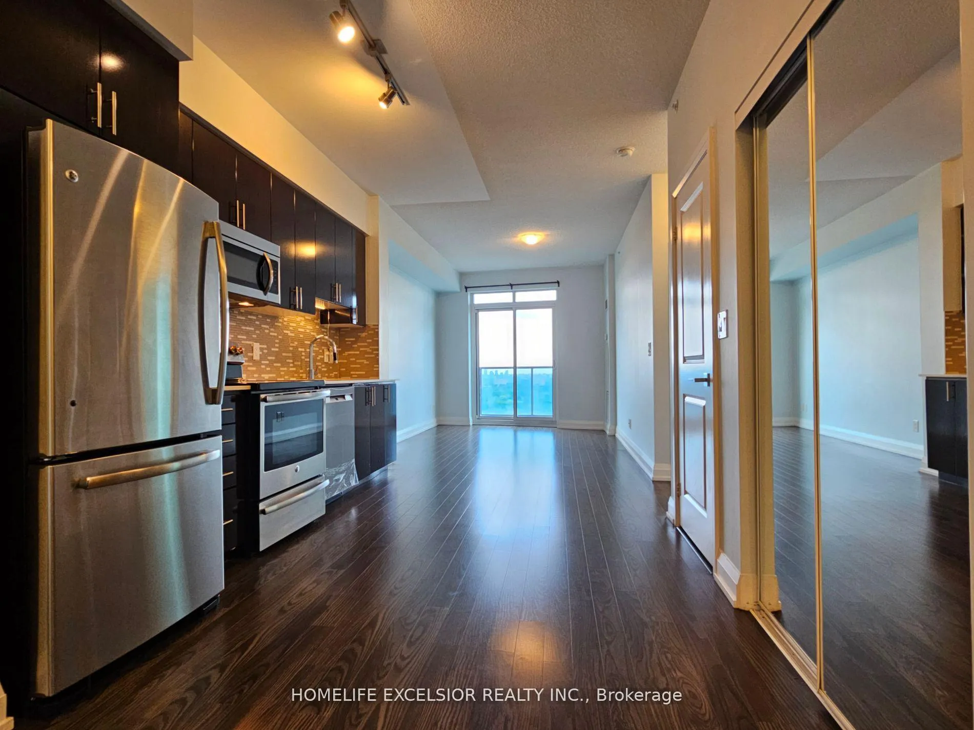 Photo 9 of Unit 2027, 7161 Yonge Street, Markham, Grandview — HOMEH