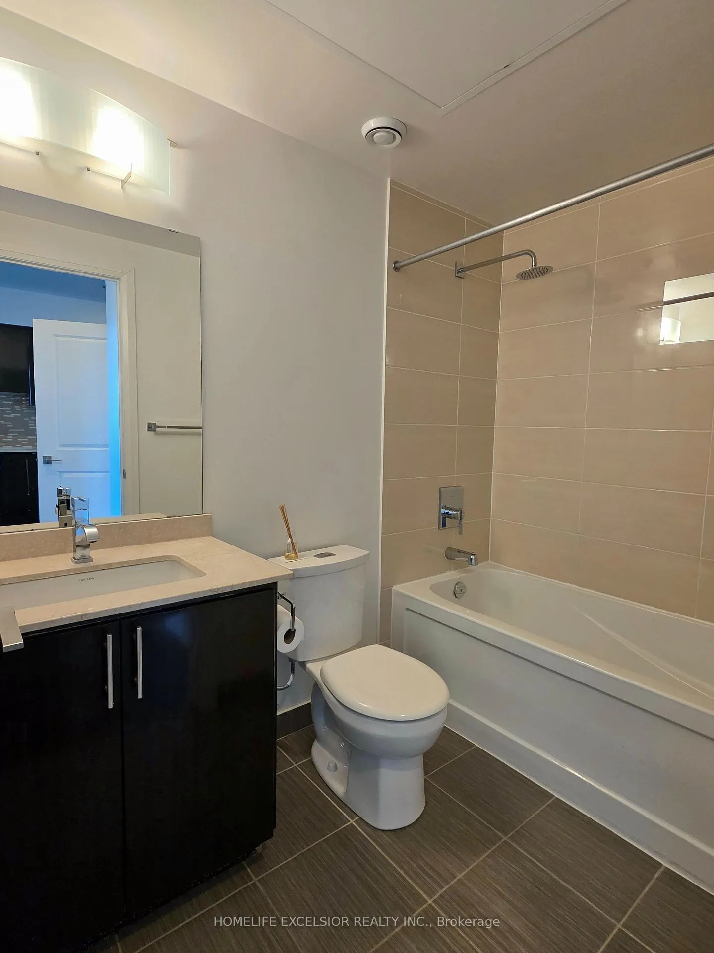 Photo 21 of Unit 2027, 7161 Yonge Street, Markham, Grandview — HOMEH