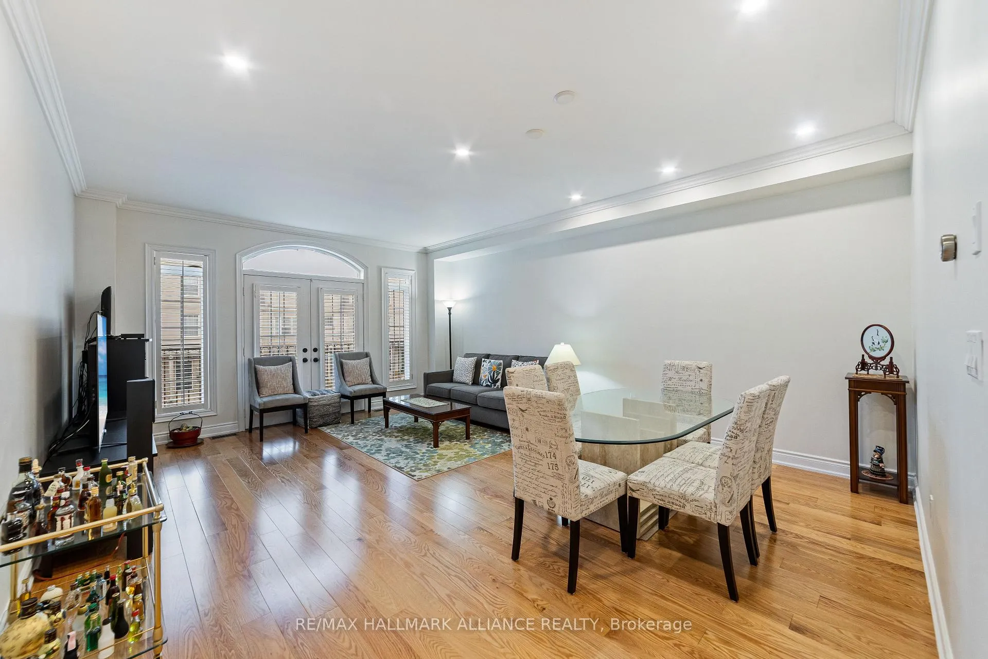 Photo 4 of 28 Preakness Drive, North York, Banbury-Don Mills — HOMEH