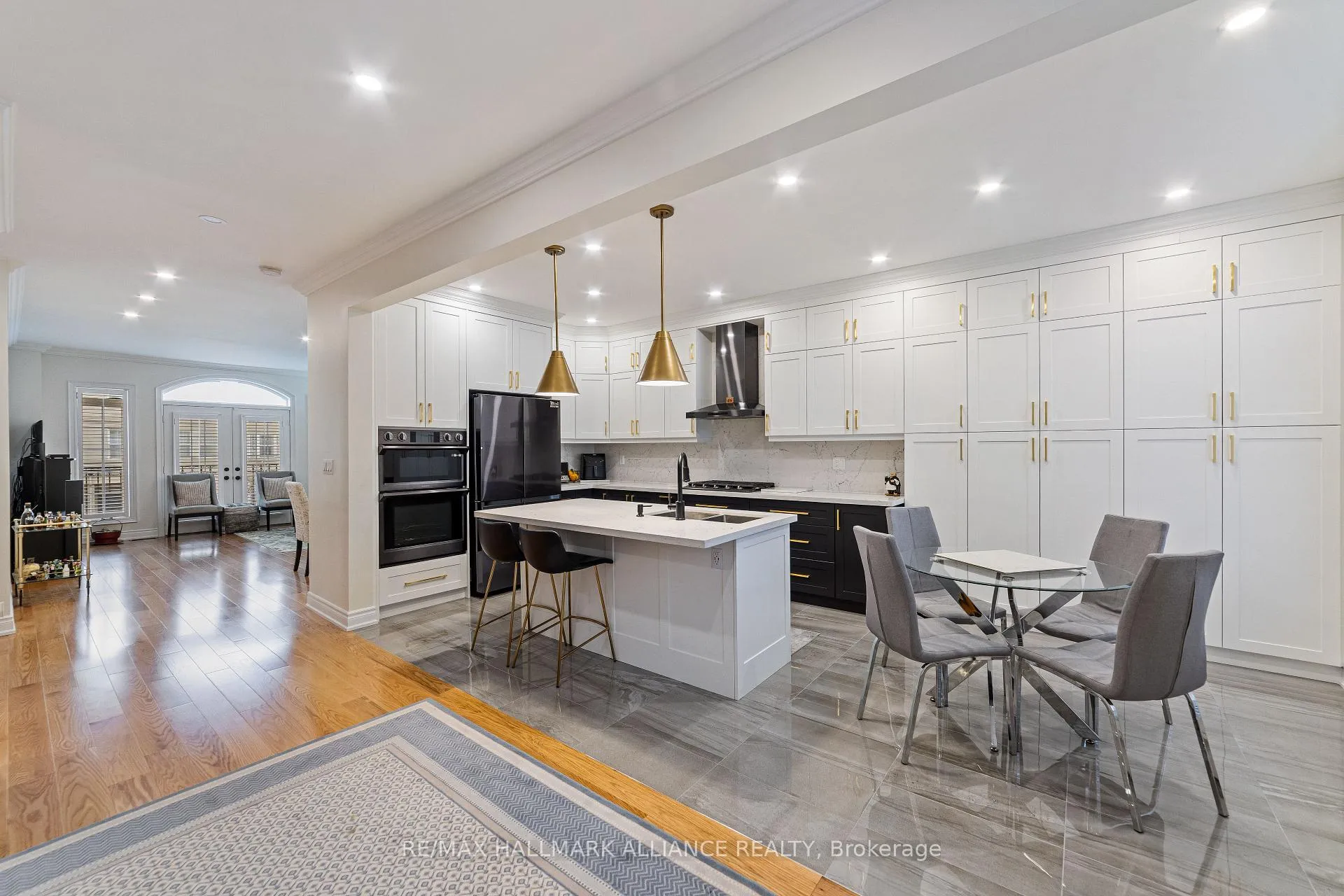 Photo 8 of 28 Preakness Drive, North York, Banbury-Don Mills — HOMEH