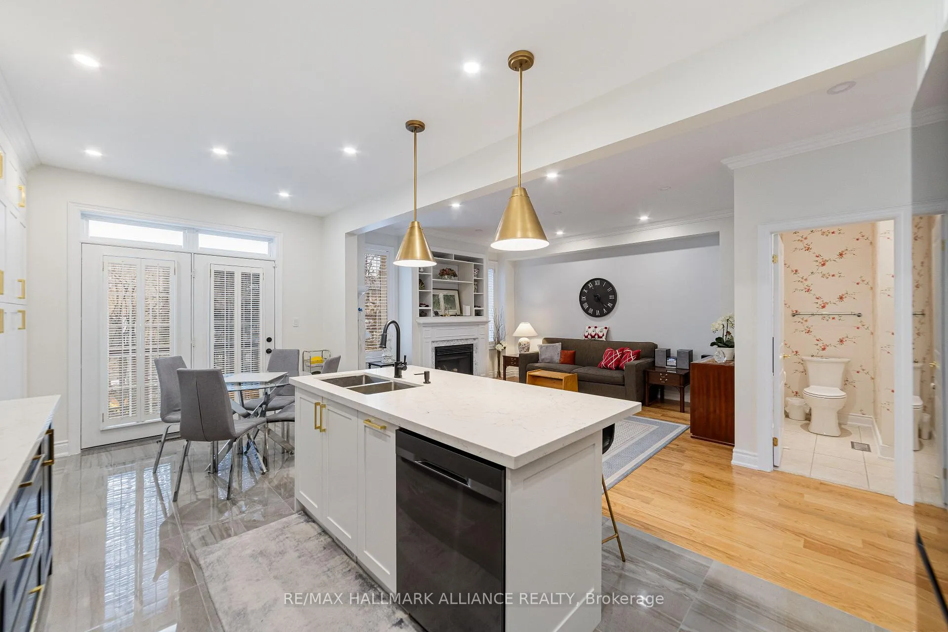 Photo 10 of 28 Preakness Drive, North York, Banbury-Don Mills — HOMEH