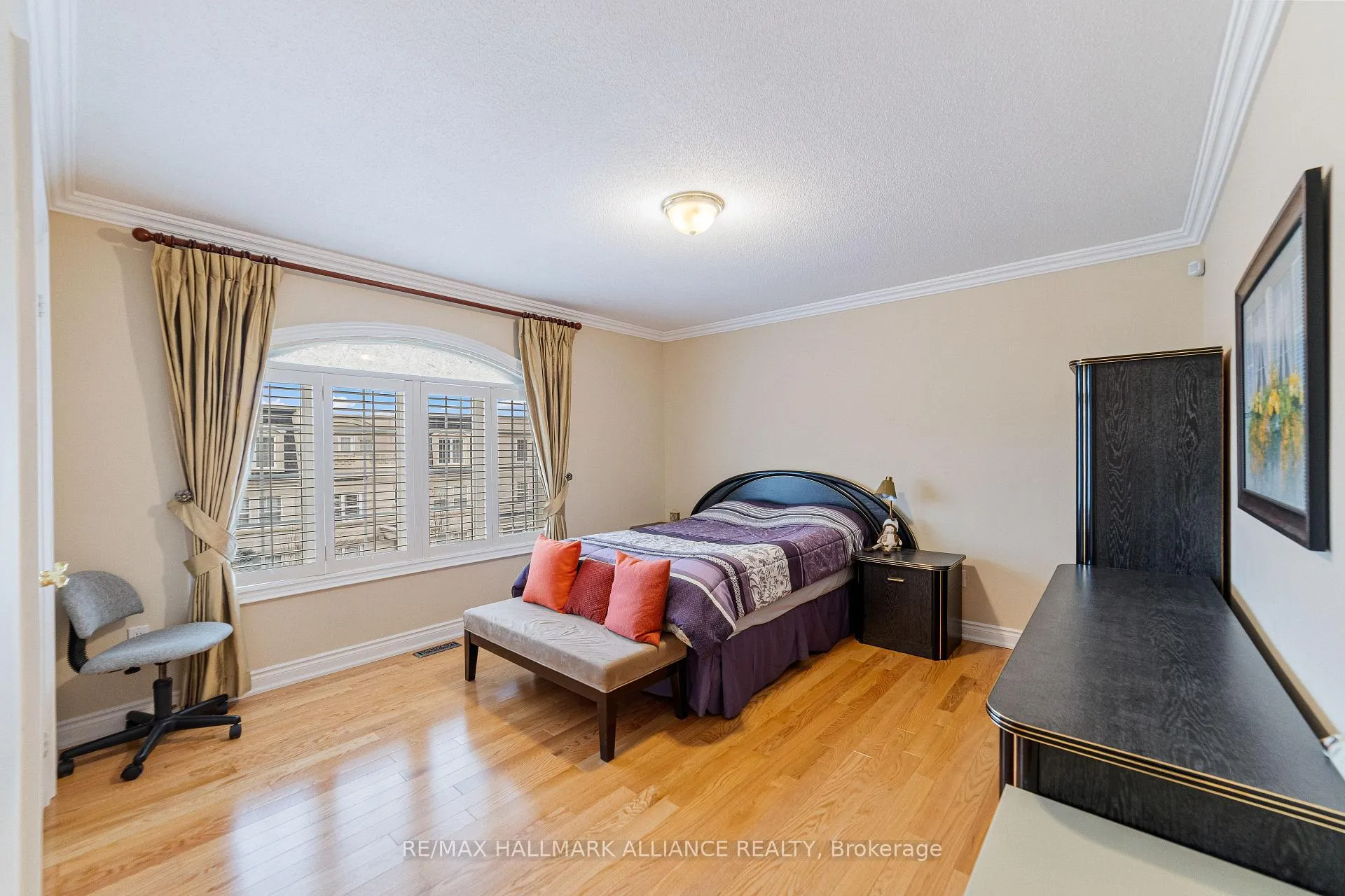 Photo 13 of 28 Preakness Drive, North York, Banbury-Don Mills — HOMEH