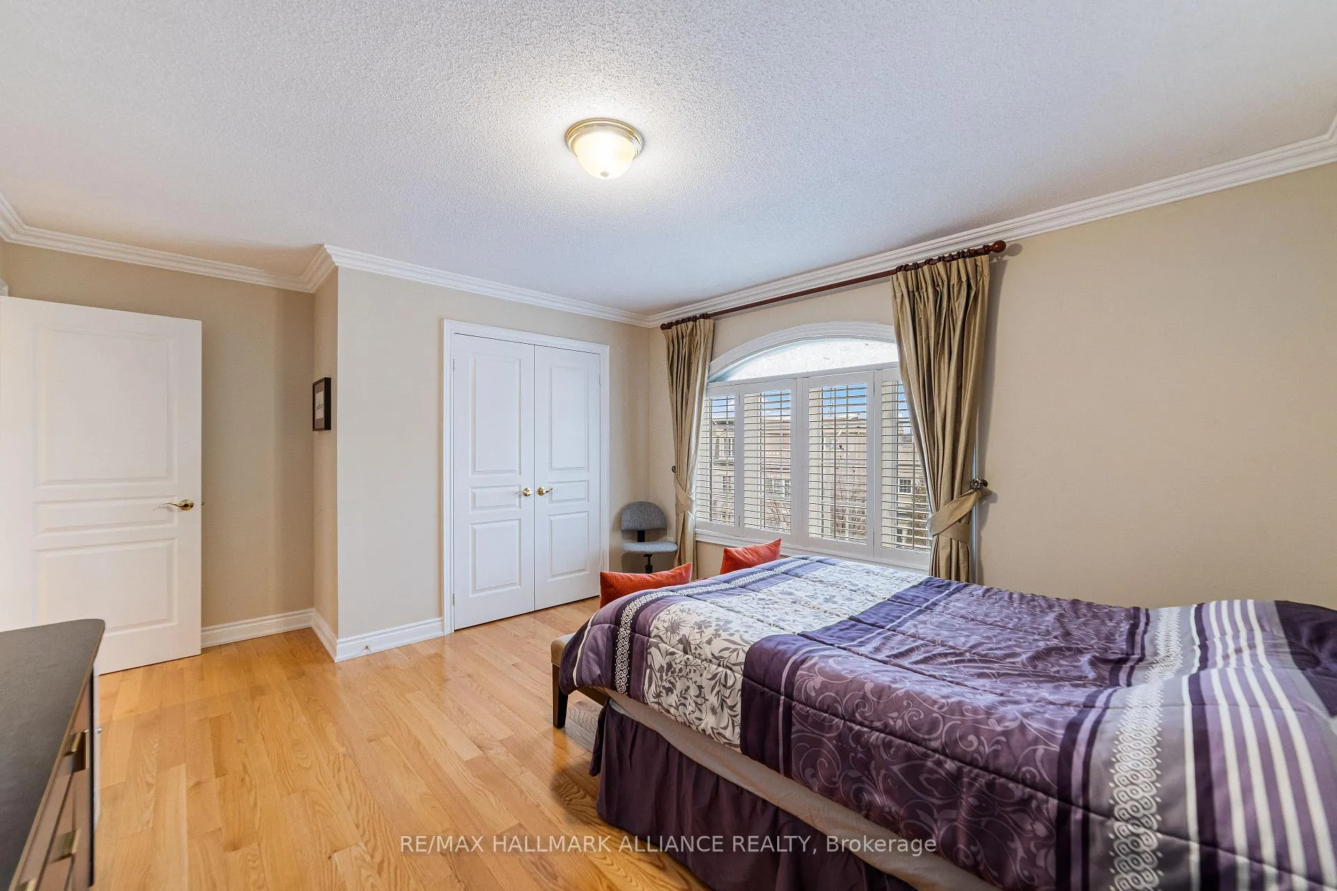 Photo 14 of 28 Preakness Drive, North York, Banbury-Don Mills — HOMEH
