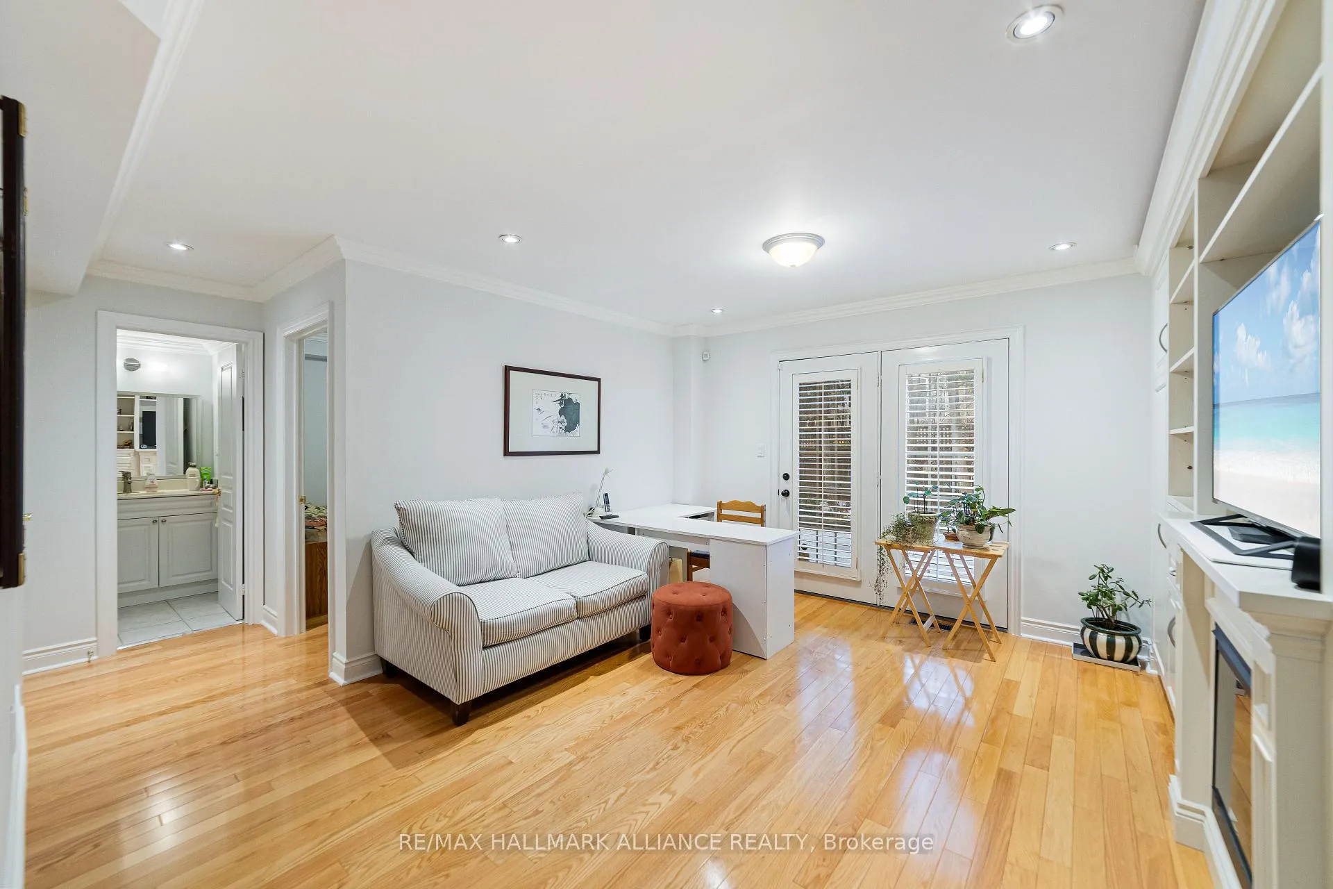 Photo 21 of 28 Preakness Drive, North York, Banbury-Don Mills — HOMEH