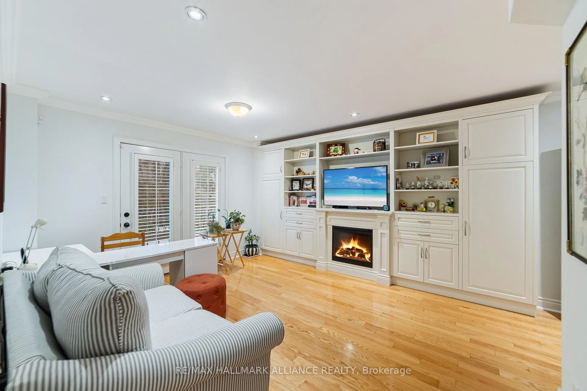 Photo 22 of 28 Preakness Drive, North York, Banbury-Don Mills — HOMEH