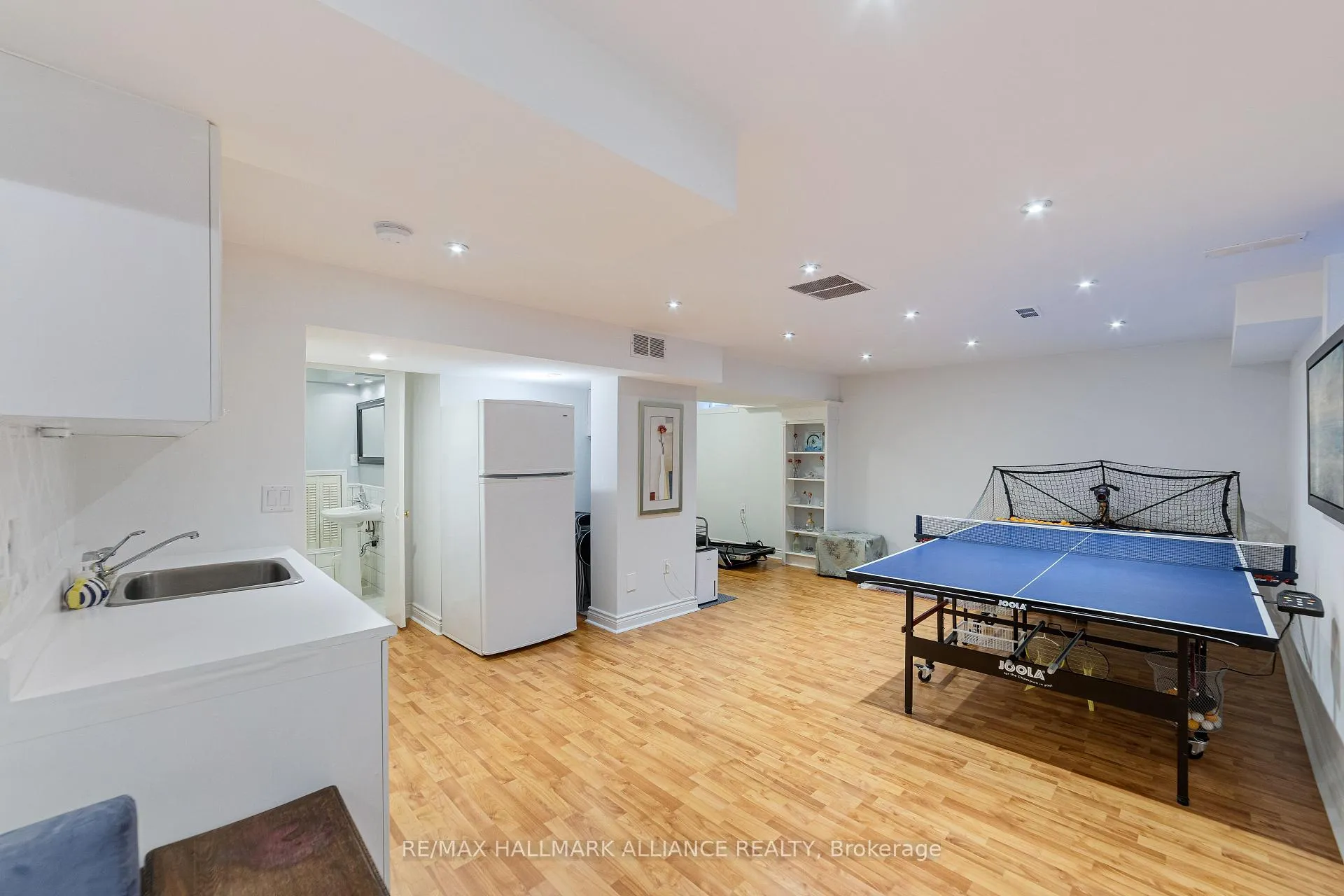 Photo 23 of 28 Preakness Drive, North York, Banbury-Don Mills — HOMEH