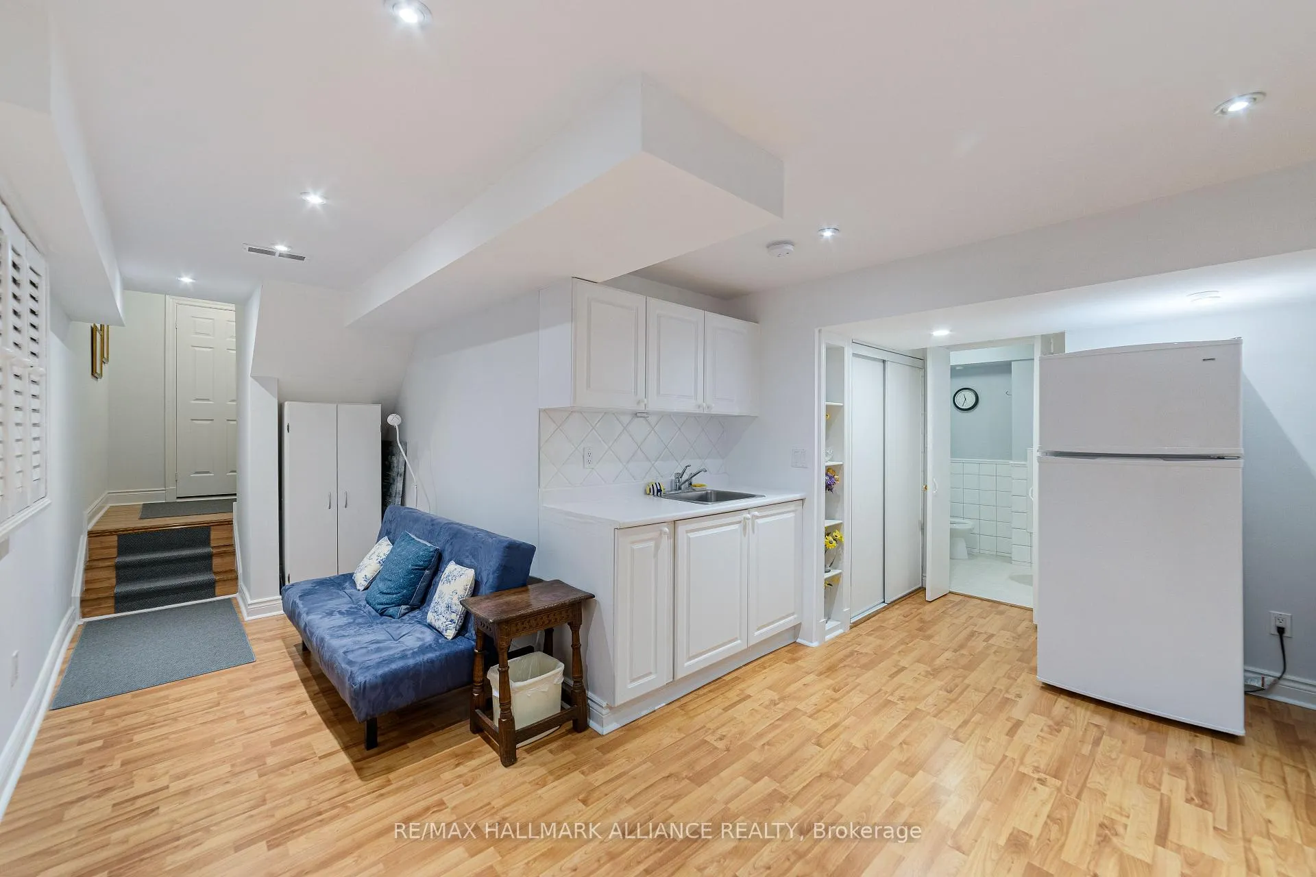 Photo 24 of 28 Preakness Drive, North York, Banbury-Don Mills — HOMEH