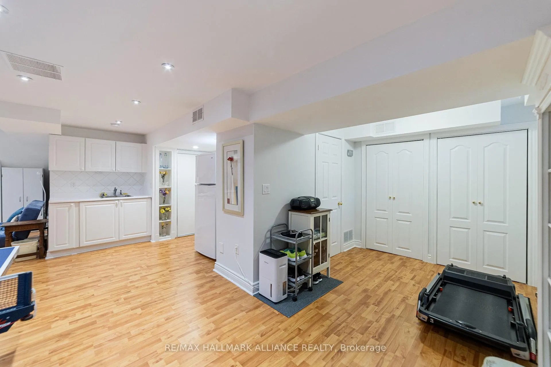 Photo 25 of 28 Preakness Drive, North York, Banbury-Don Mills — HOMEH