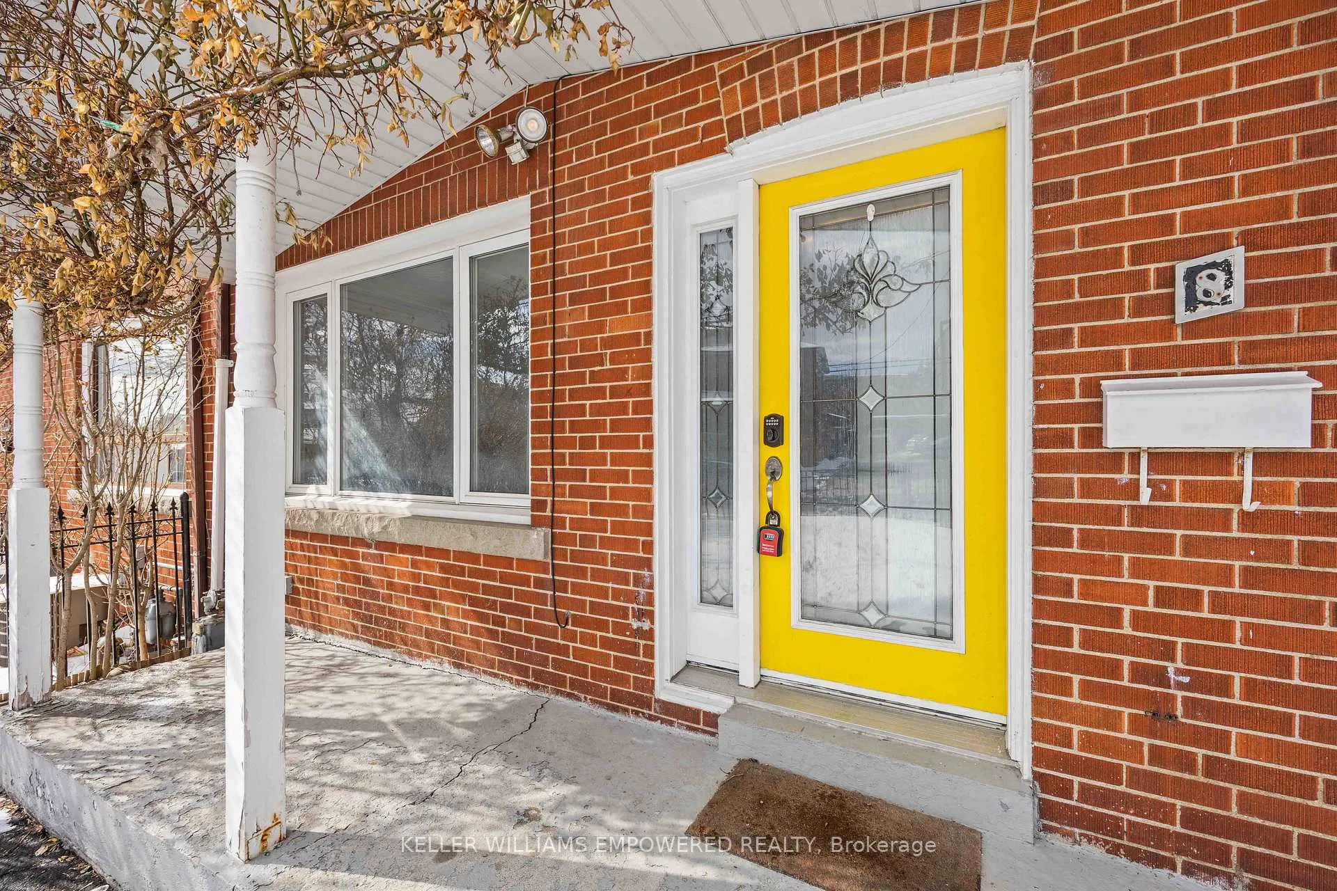 Photo 3 of 8 Porter Avenue, Toronto, Rockcliffe-Smythe — HOMEH