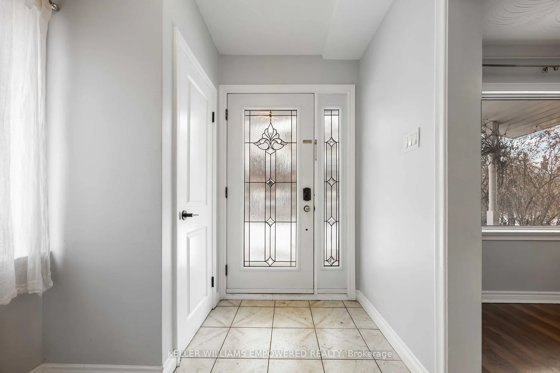 Photo 4 of 8 Porter Avenue, Toronto, Rockcliffe-Smythe — HOMEH