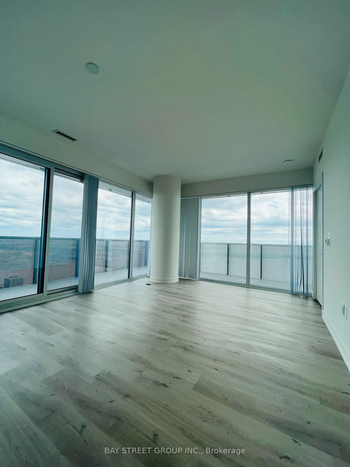 Photo 5 of Unit 5206, 138 Downes Street, Toronto, Waterfront Communities — HOMEH