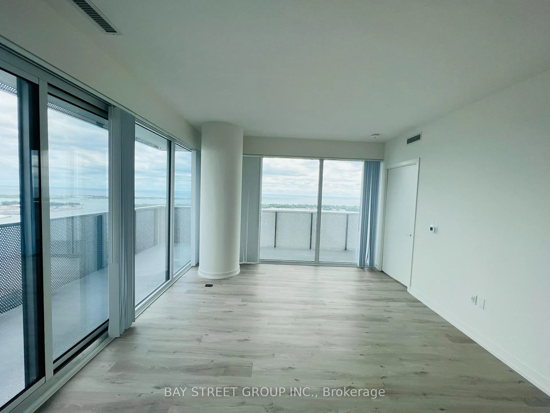 Photo 6 of Unit 5206, 138 Downes Street, Toronto, Waterfront Communities — HOMEH