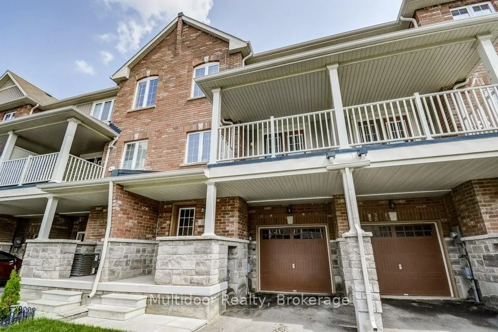 Photo 2 of 20 Hiscott Drive, Hamilton, Waterdown — HOMEH
