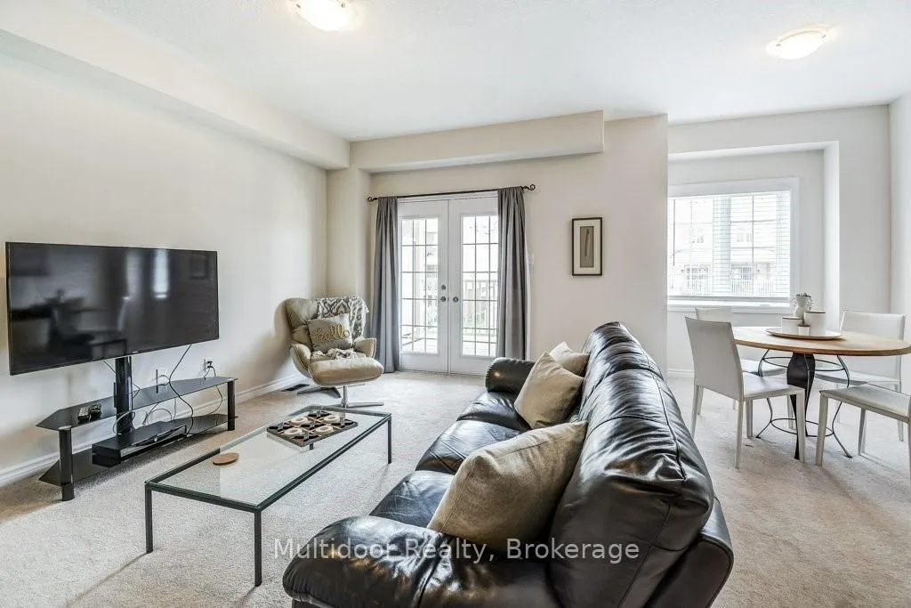 Photo 9 of 20 Hiscott Drive, Hamilton, Waterdown — HOMEH