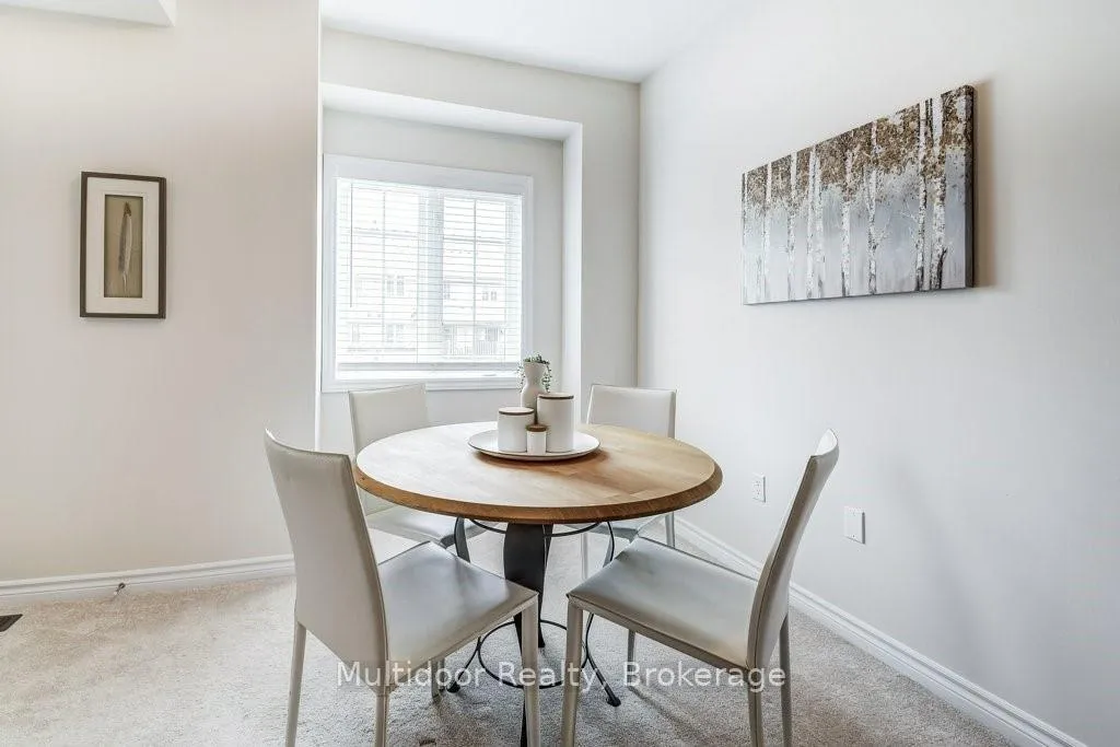 Photo 11 of 20 Hiscott Drive, Hamilton, Waterdown — HOMEH