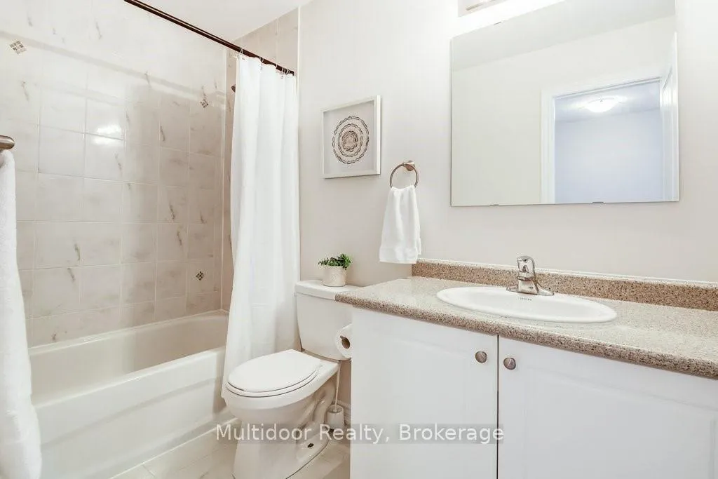 Photo 13 of 20 Hiscott Drive, Hamilton, Waterdown — HOMEH