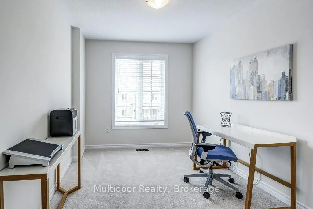 Photo 17 of 20 Hiscott Drive, Hamilton, Waterdown — HOMEH