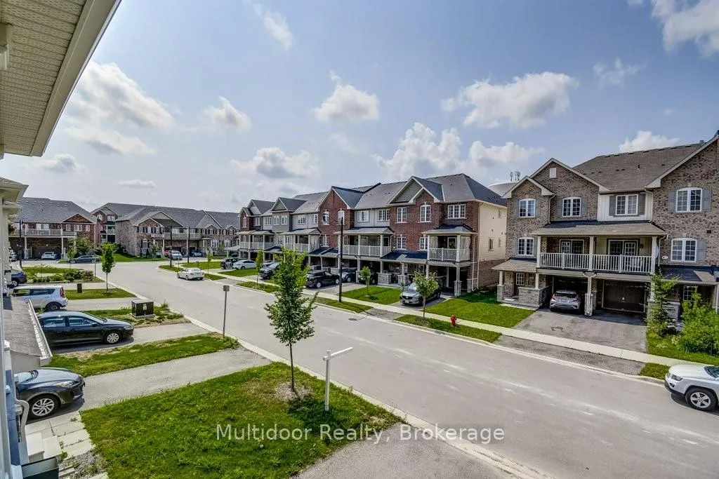 Photo 23 of 20 Hiscott Drive, Hamilton, Waterdown — HOMEH