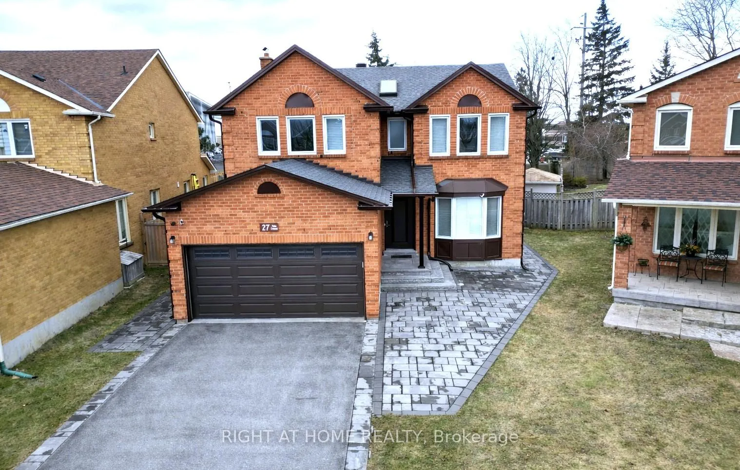 Photo 1 of 27 Patna Crescent, Vaughan, Maple — HOMEH