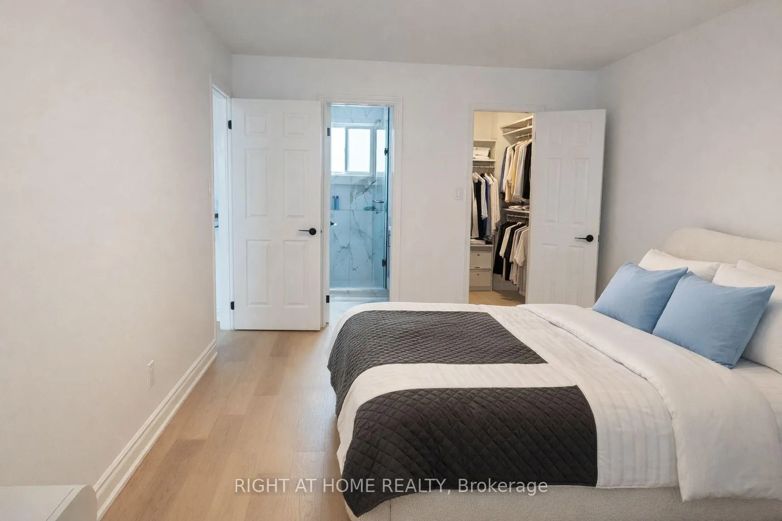Photo 14 of 27 Patna Crescent, Vaughan, Maple — HOMEH