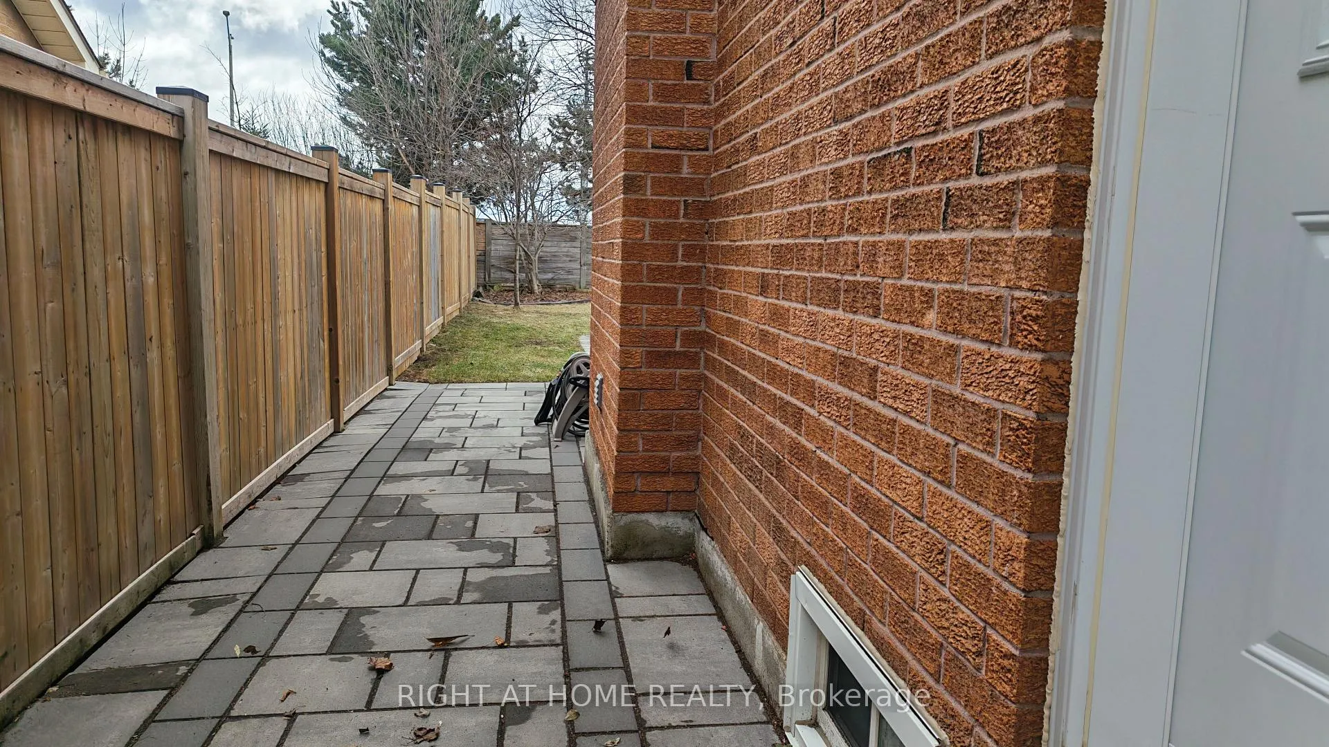 Photo 24 of 27 Patna Crescent, Vaughan, Maple — HOMEH