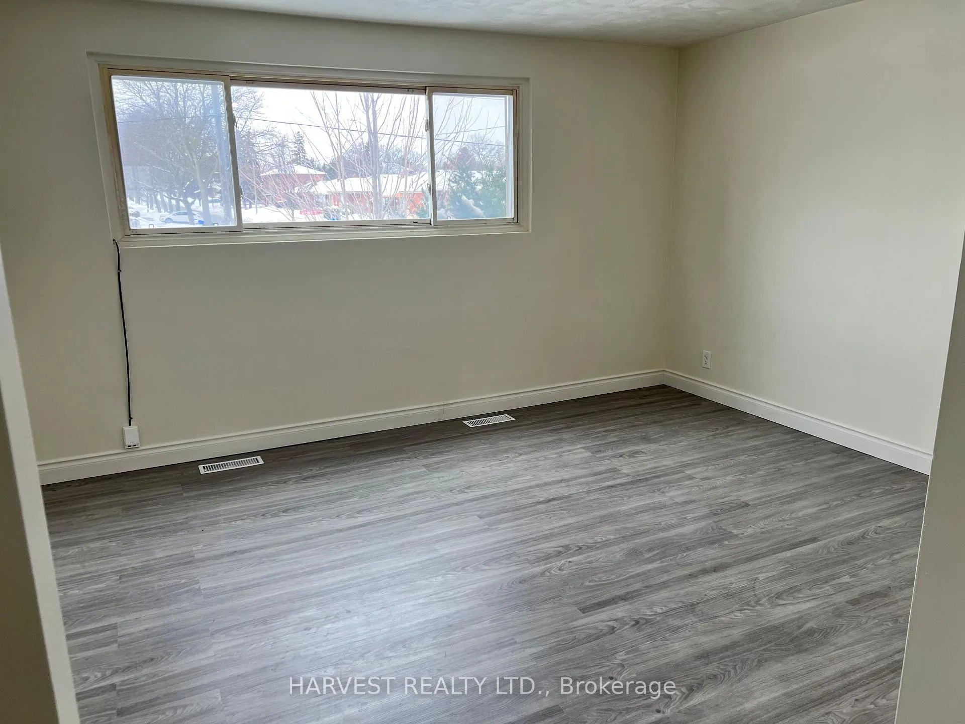 Photo 10 of 337 Frontenac Avenue, Oshawa, Vanier — HOMEH