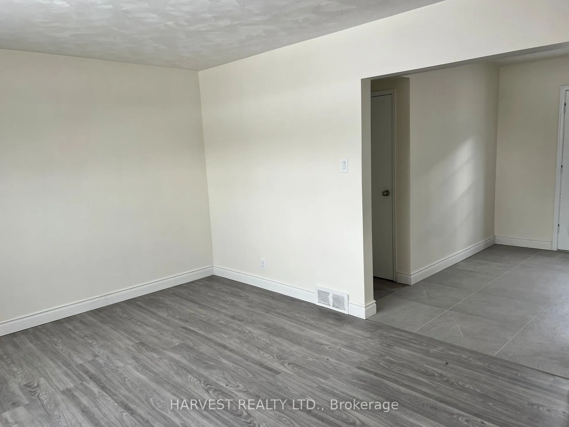Photo 12 of 337 Frontenac Avenue, Oshawa, Vanier — HOMEH