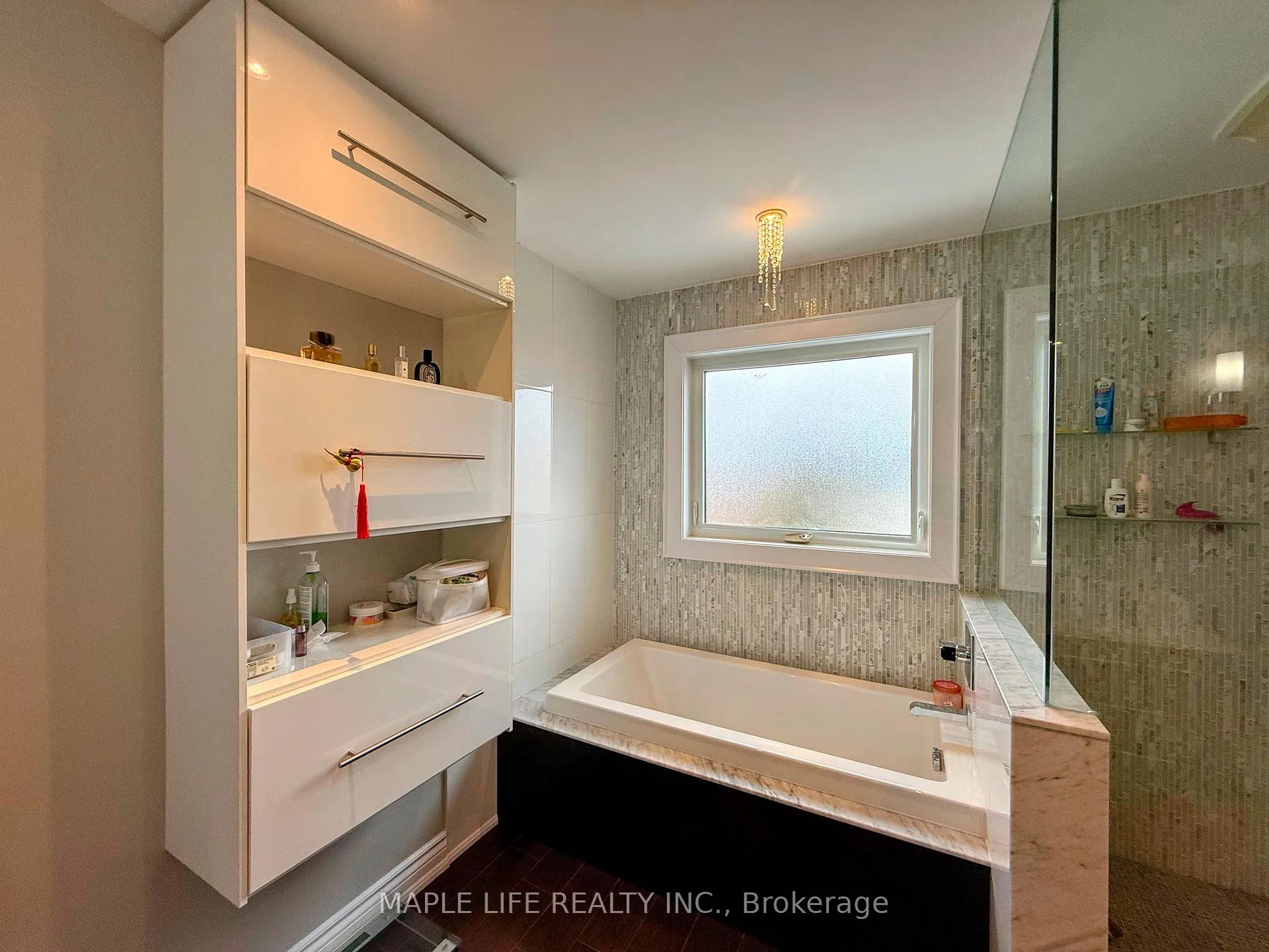 Photo 13 of 624 Amberwood Crescent, Pickering, Amberlea — HOMEH