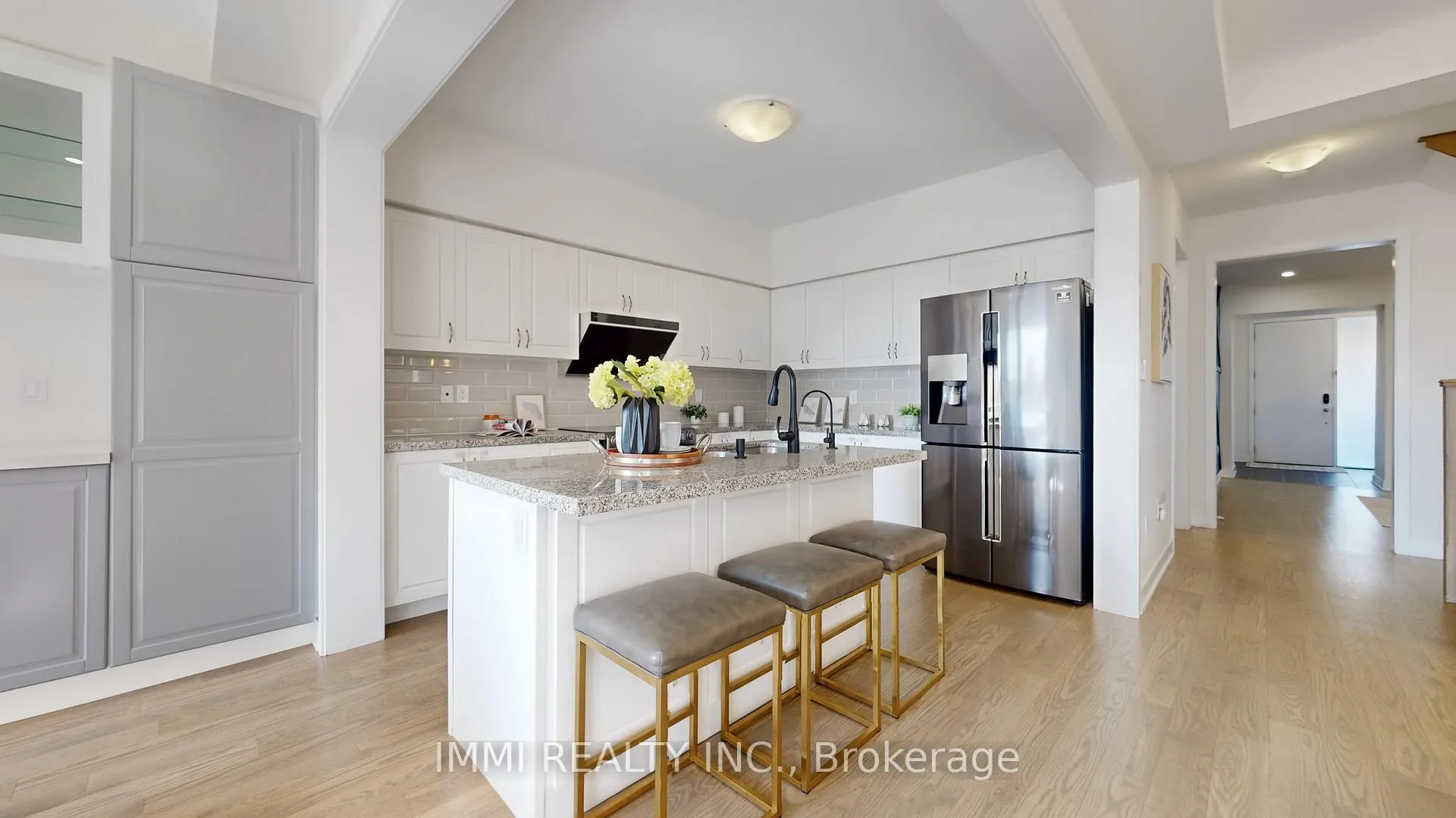 Photo 7 of 12 Badgerow Way, Aurora, Rural Aurora — HOMEH