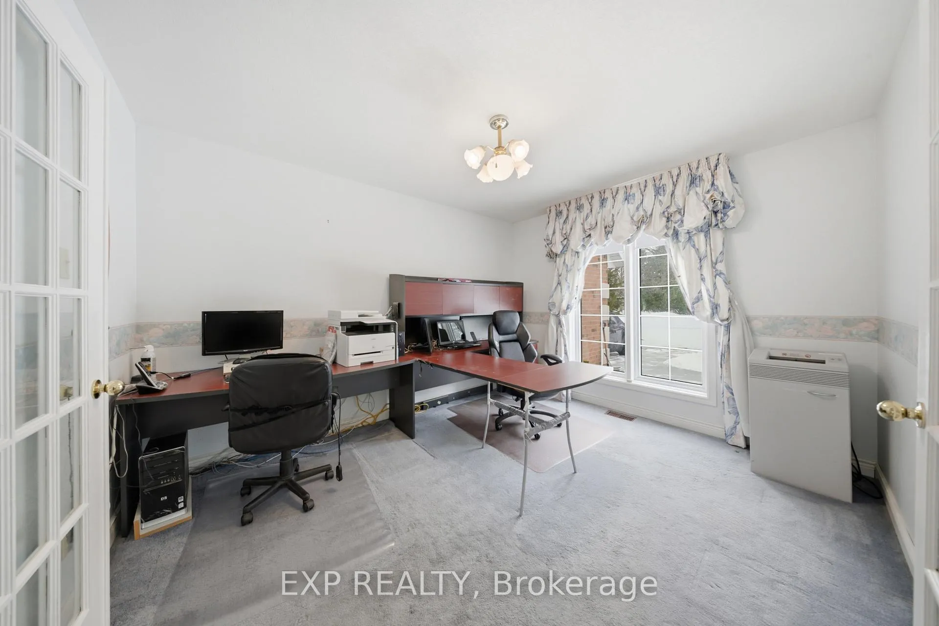 Photo 6 of 637 Deer Run Drive, Waterloo — HOMEH