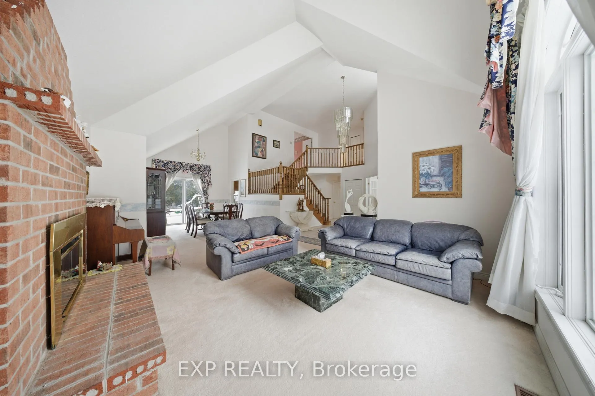 Photo 10 of 637 Deer Run Drive, Waterloo — HOMEH