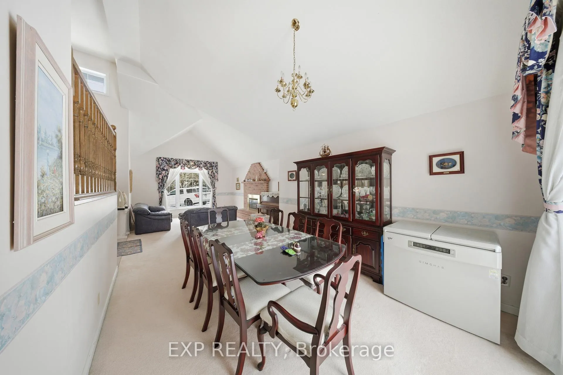 Photo 12 of 637 Deer Run Drive, Waterloo — HOMEH