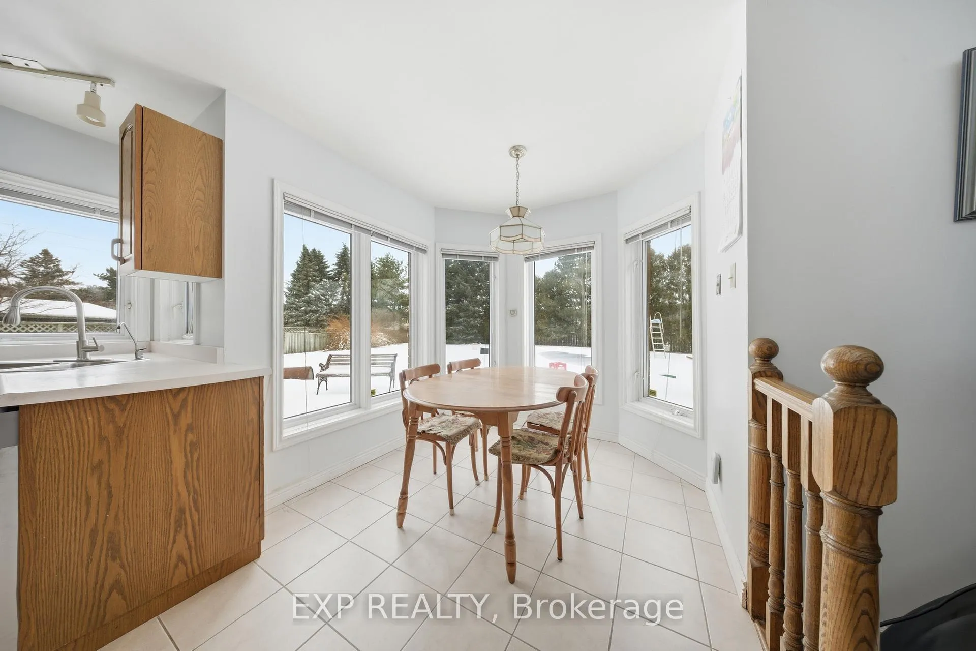 Photo 18 of 637 Deer Run Drive, Waterloo — HOMEH