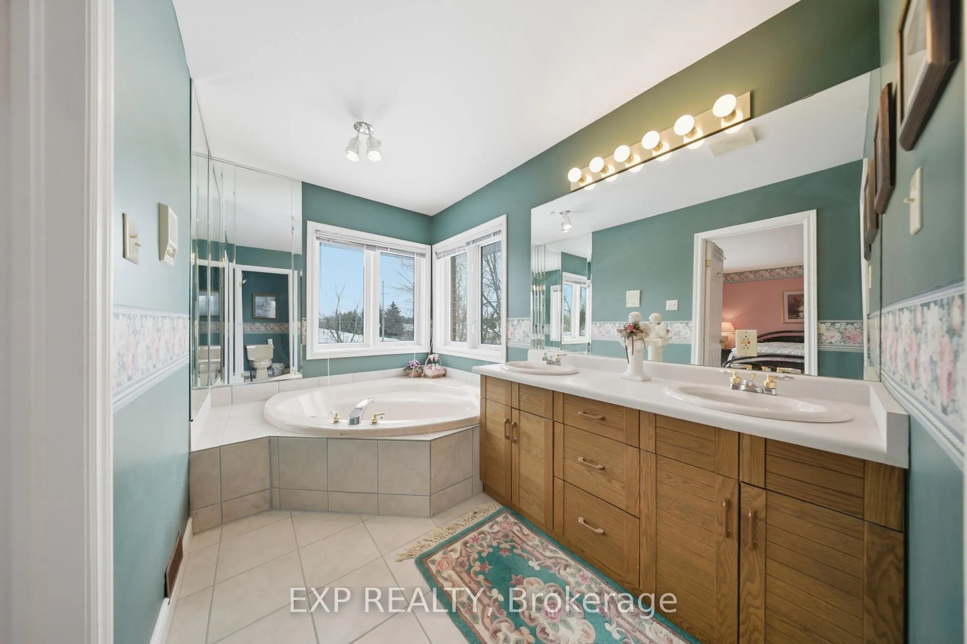 Photo 31 of 637 Deer Run Drive, Waterloo — HOMEH