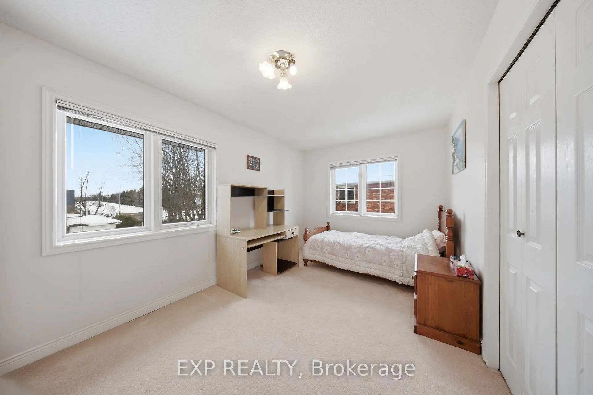 Photo 35 of 637 Deer Run Drive, Waterloo — HOMEH