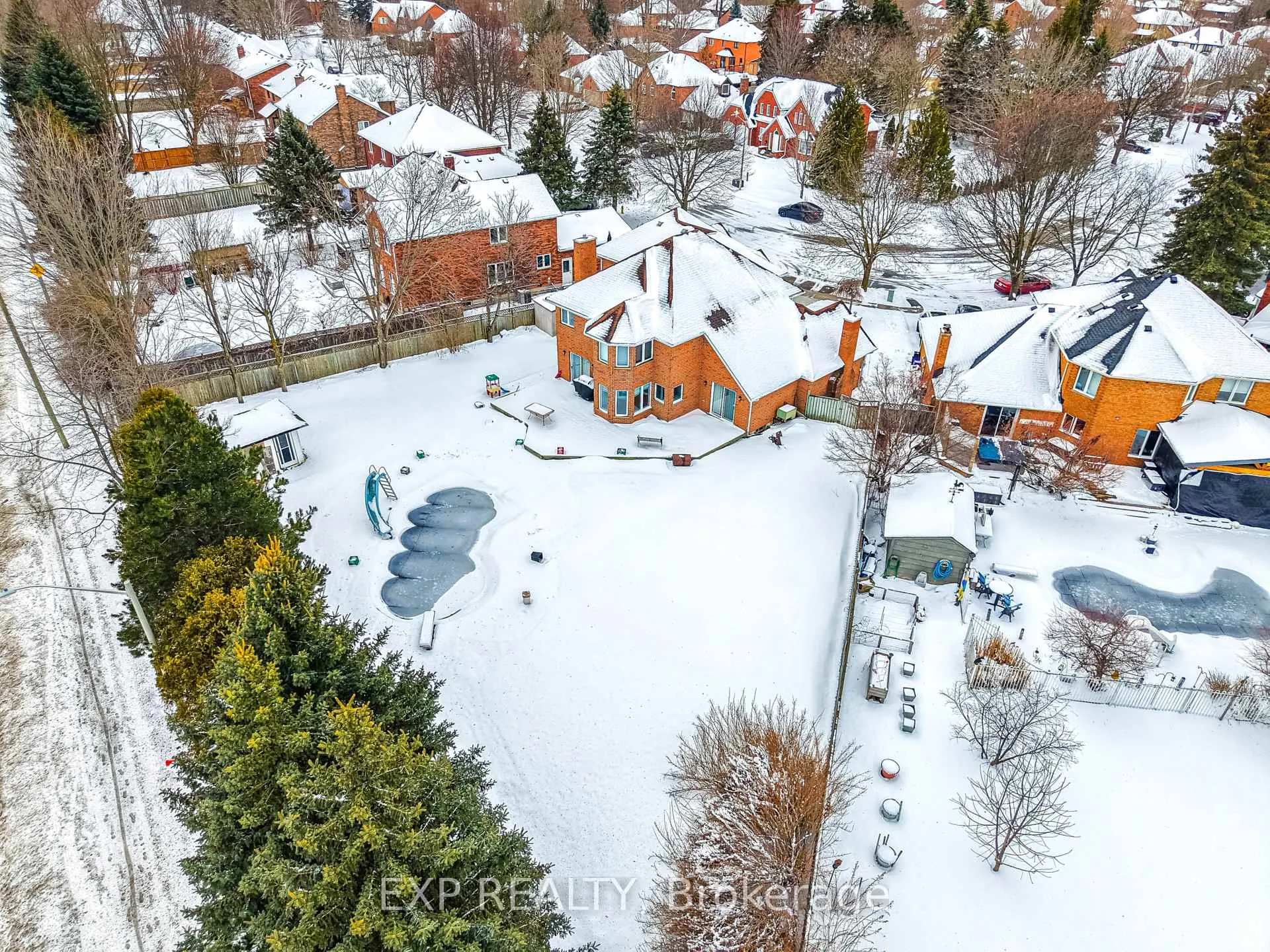 Photo 42 of 637 Deer Run Drive, Waterloo — HOMEH