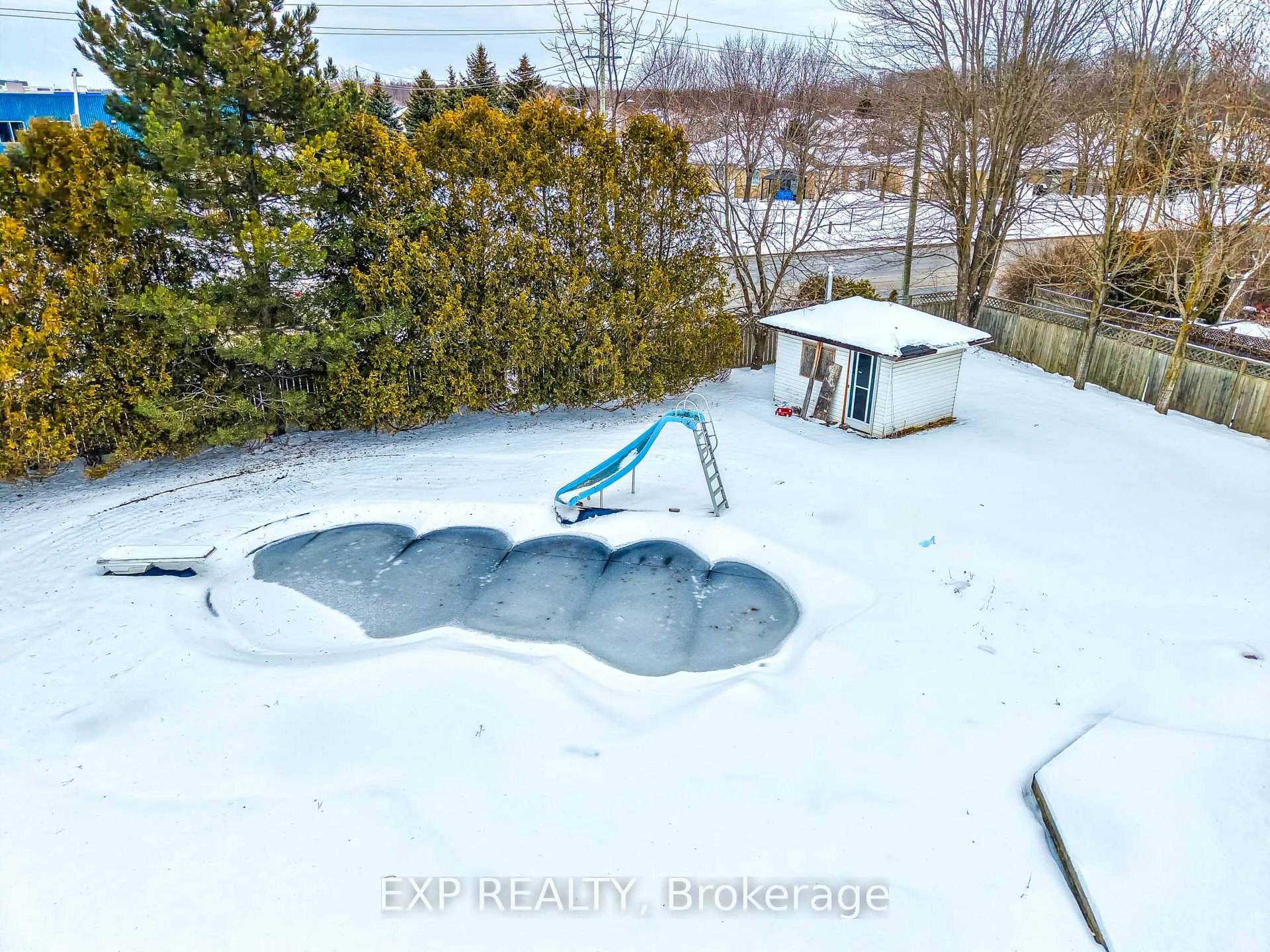 Photo 44 of 637 Deer Run Drive, Waterloo — HOMEH