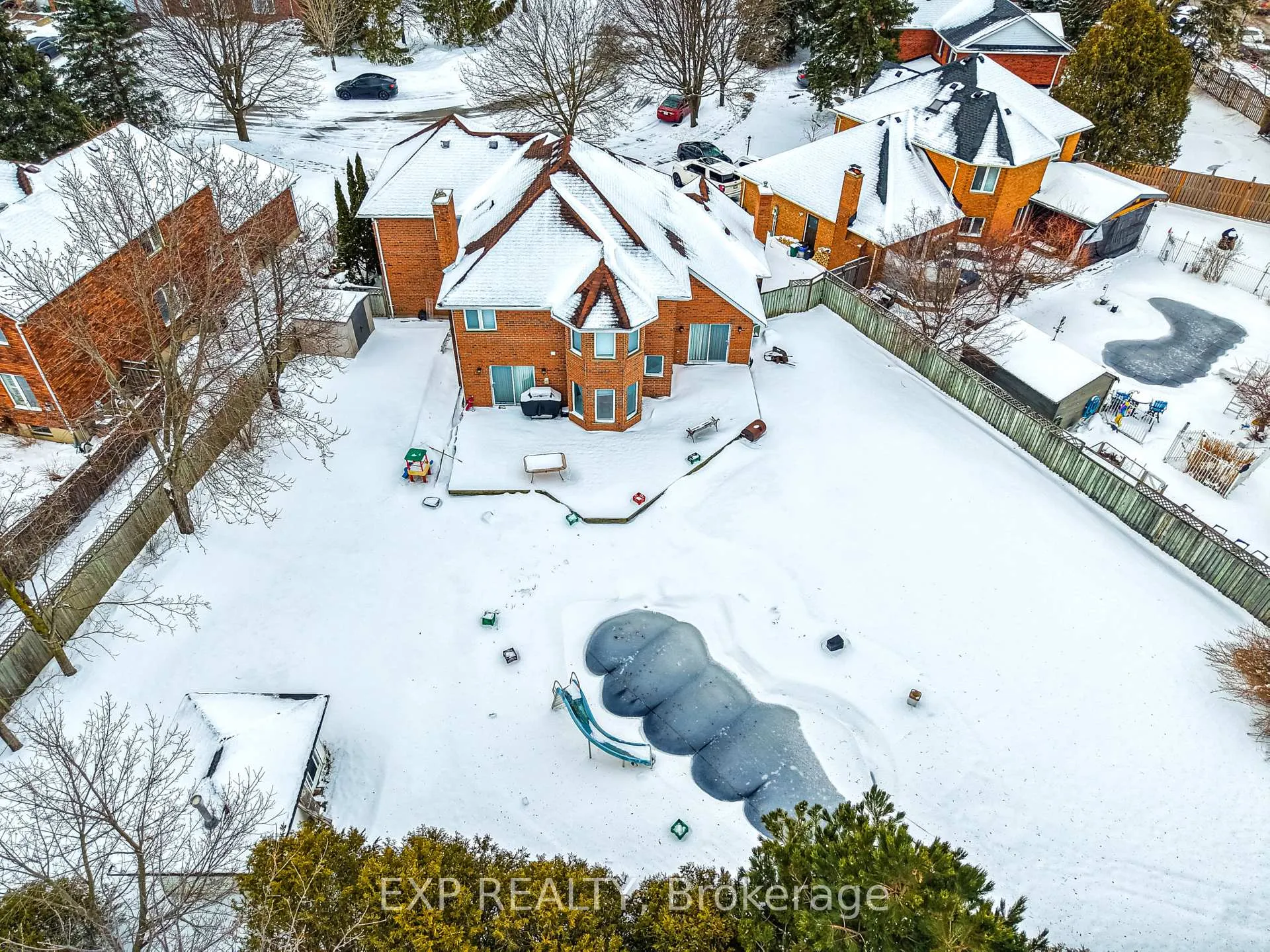Photo 46 of 637 Deer Run Drive, Waterloo — HOMEH