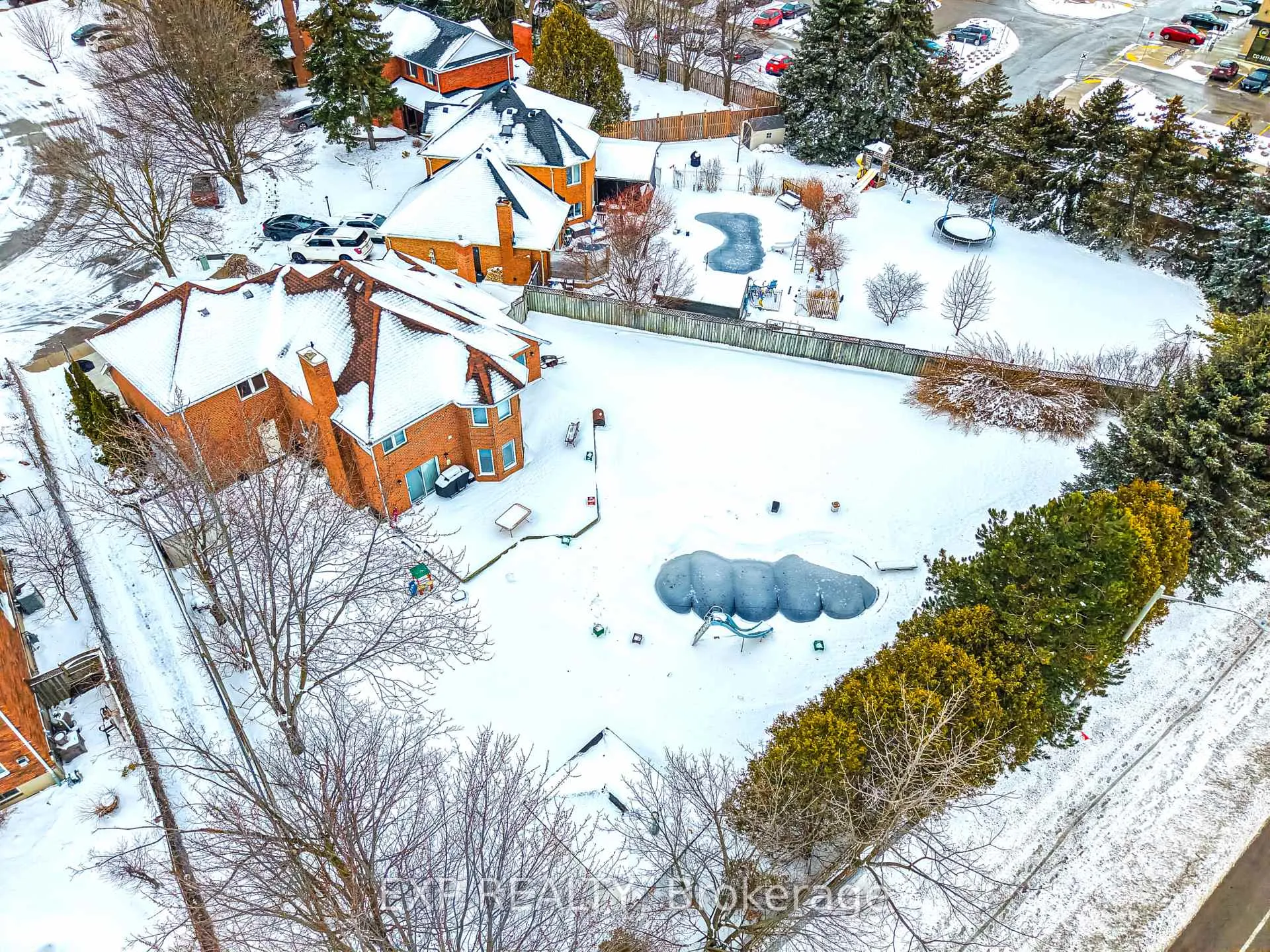 Photo 47 of 637 Deer Run Drive, Waterloo — HOMEH