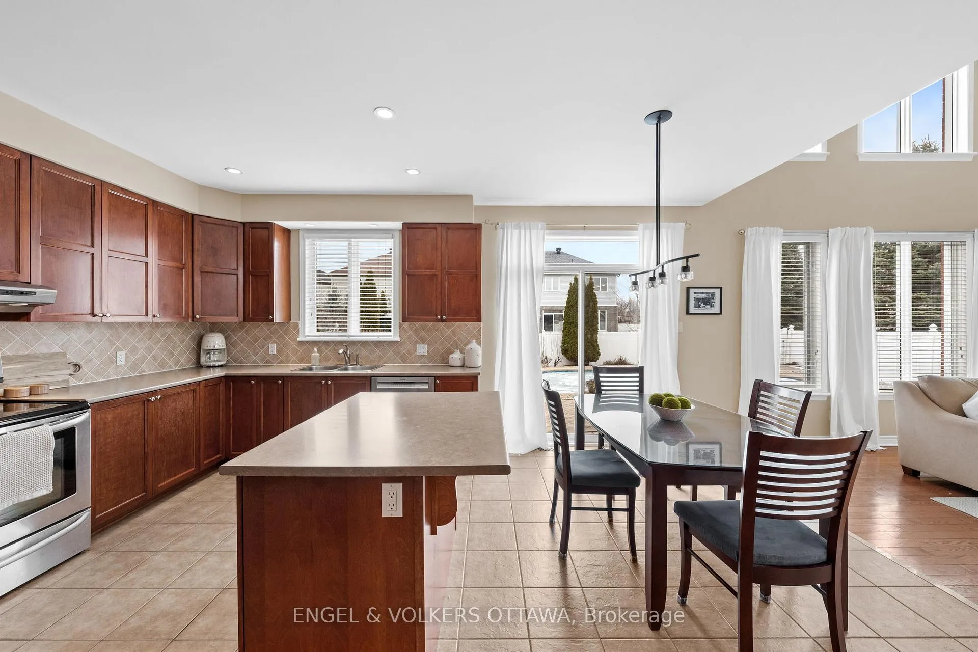 Photo 13 of 113 Maple Stand Way, Ottawa, Barrhaven East — HOMEH