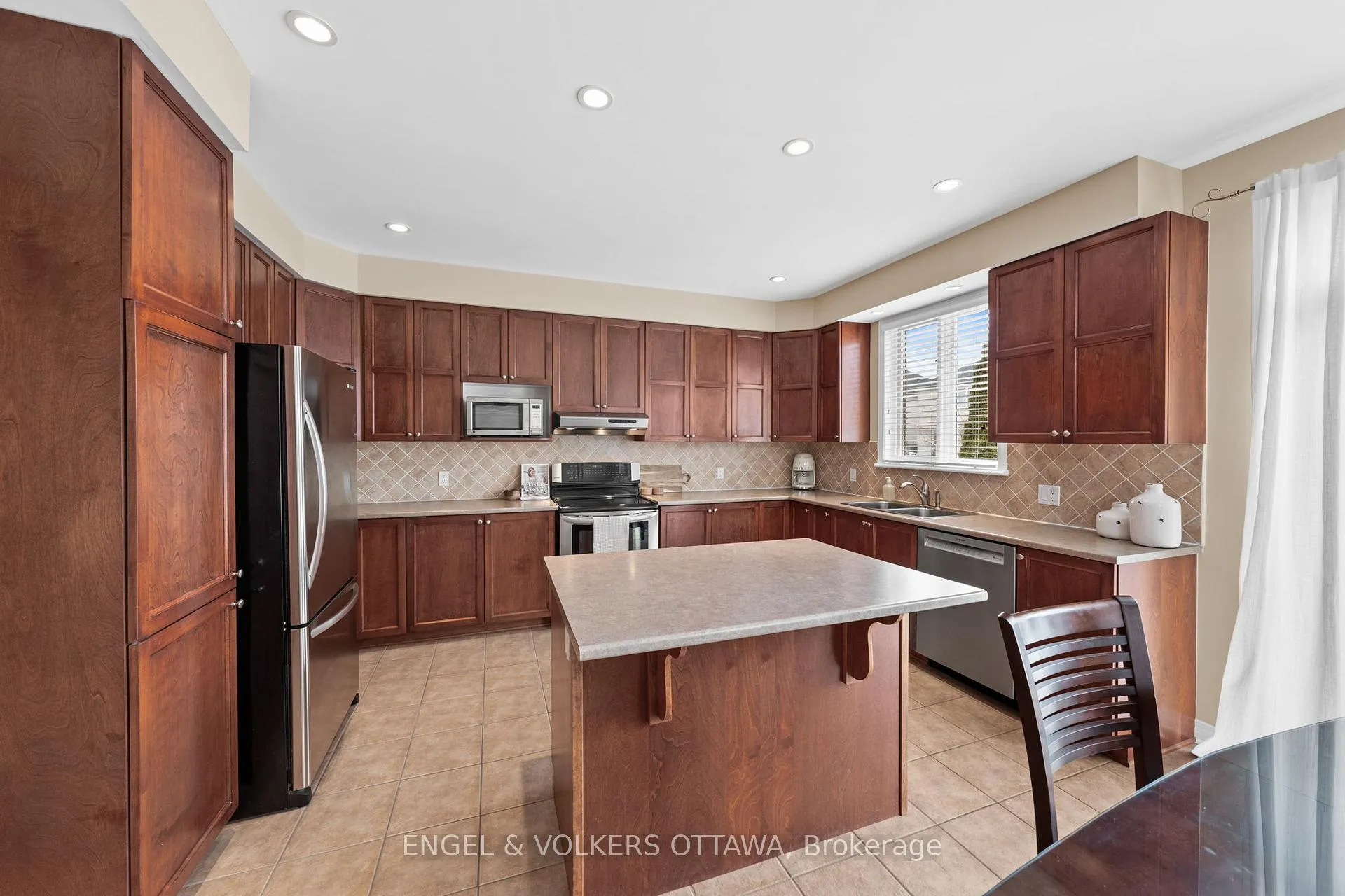 Photo 14 of 113 Maple Stand Way, Ottawa, Barrhaven East — HOMEH
