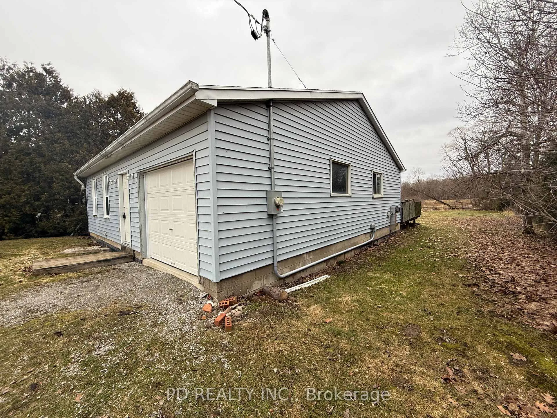 Photo 7 of 612 Hines Road, Haldimand, Dunnville — HOMEH
