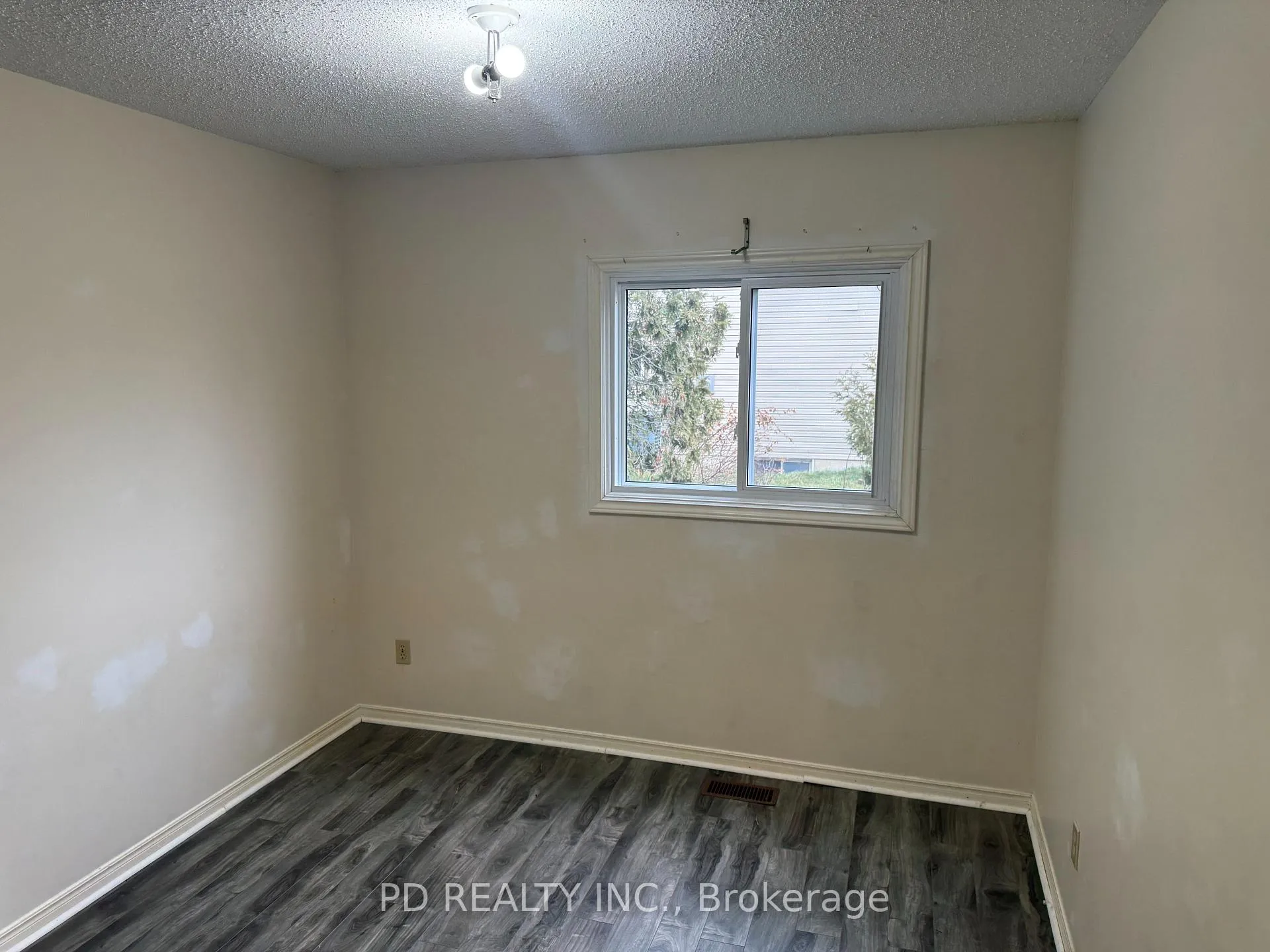 Photo 24 of 612 Hines Road, Haldimand, Dunnville — HOMEH