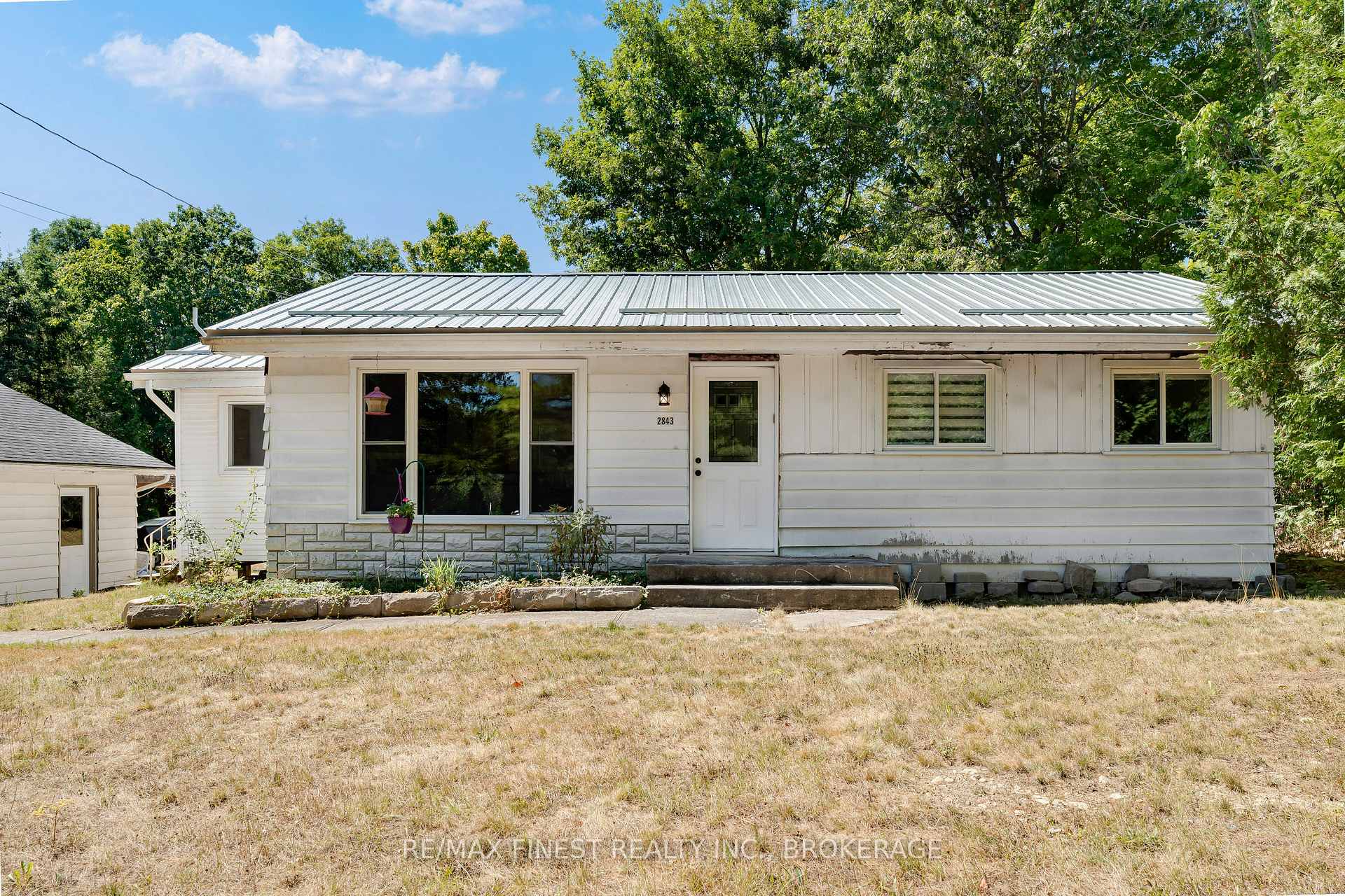 Photo 1 of 2843 Perth Road, Kingston, City North of 401 — HOMEH