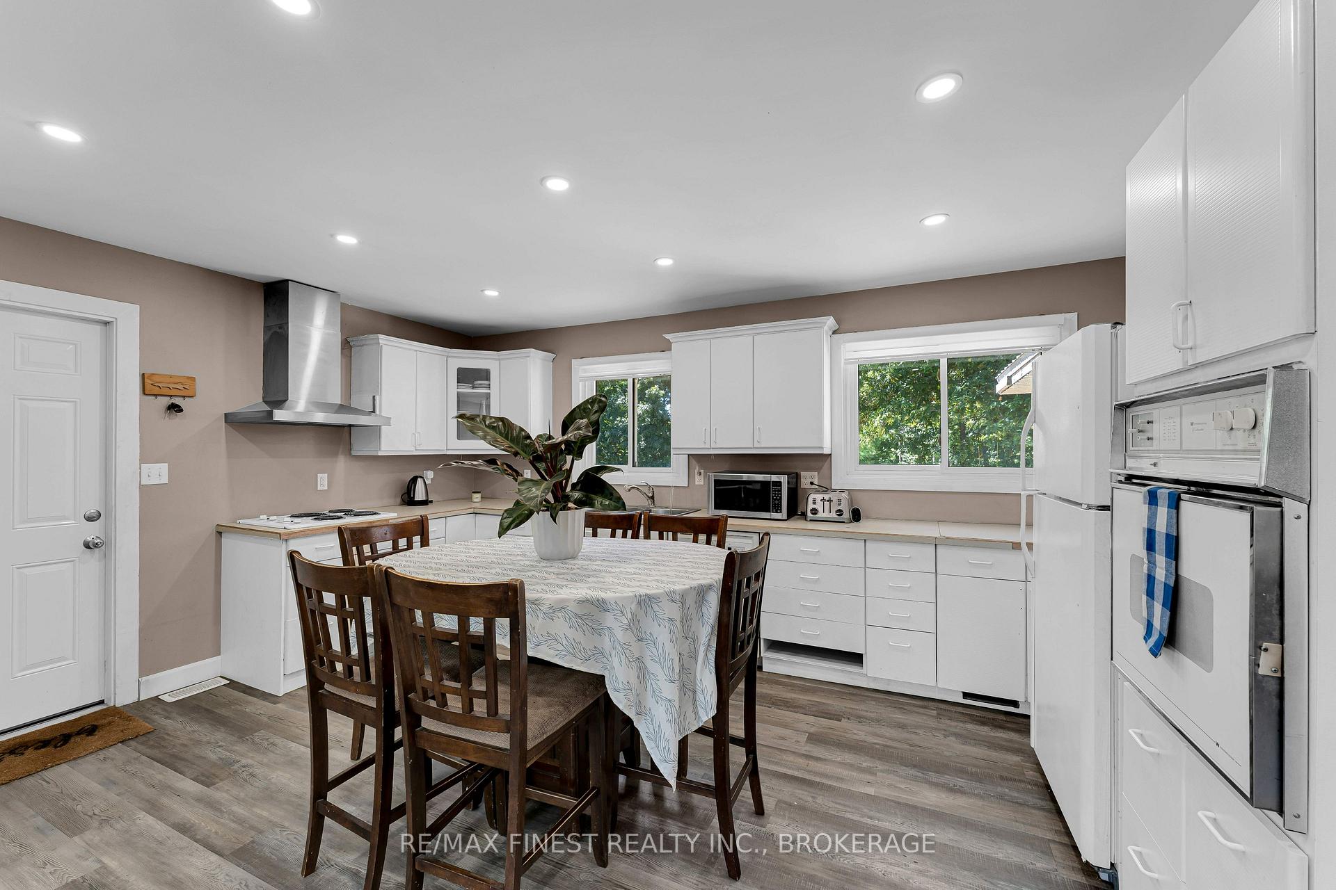 Photo 7 of 2843 Perth Road, Kingston, City North of 401 — HOMEH