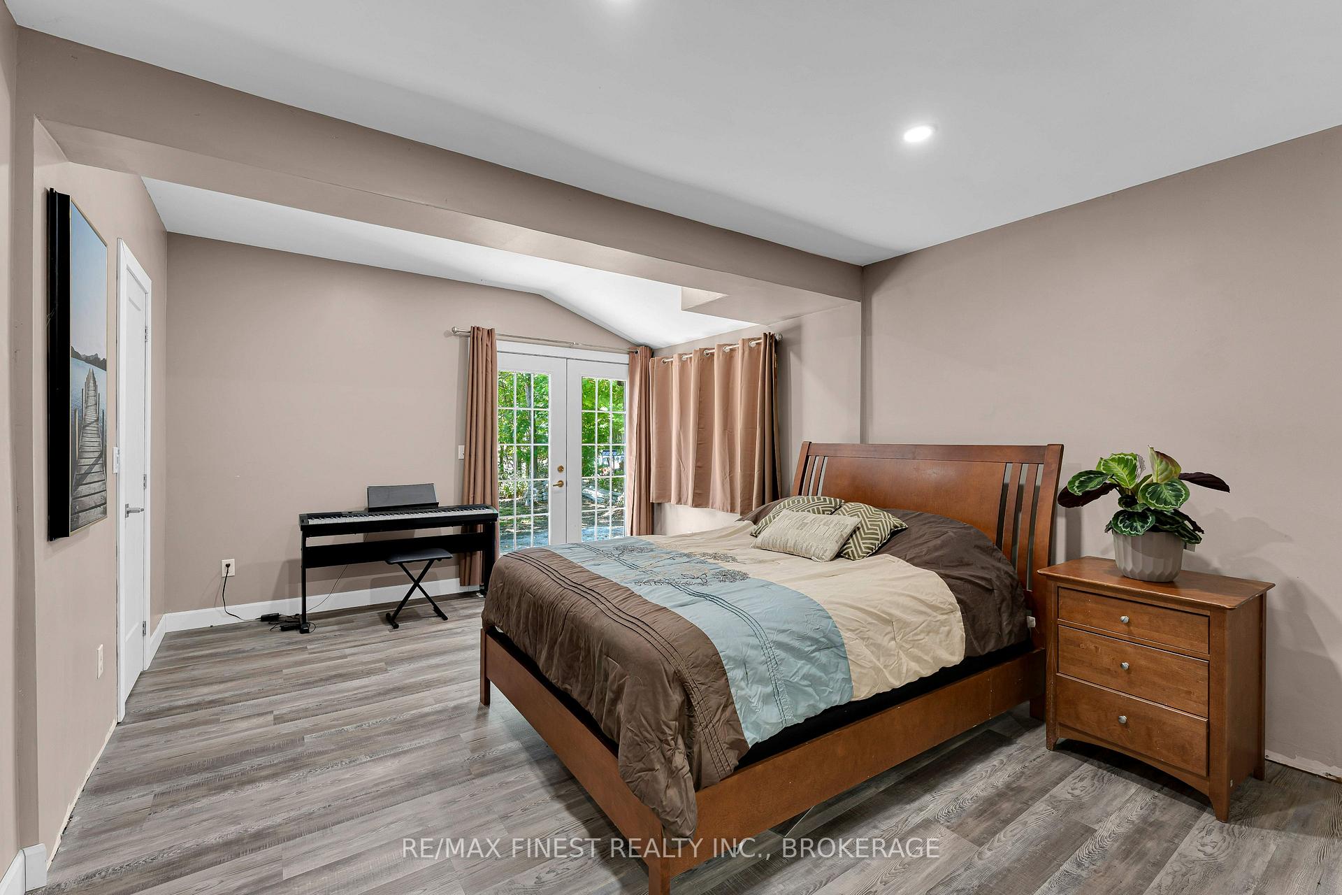 Photo 14 of 2843 Perth Road, Kingston, City North of 401 — HOMEH